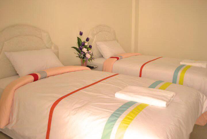 Standard Double or Twin Room - Photo 3