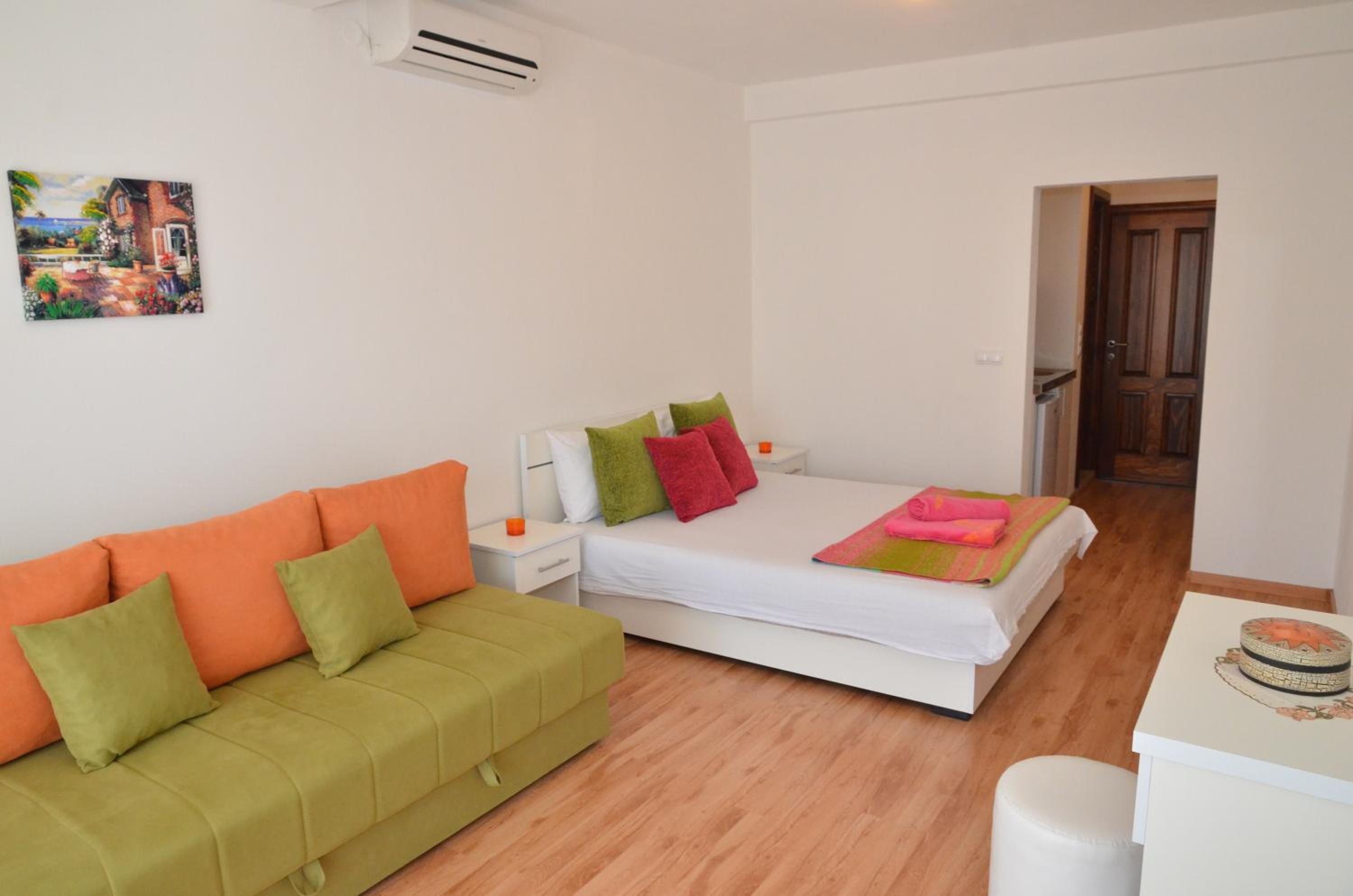 Studio with Terrace and Sea View photo 3
