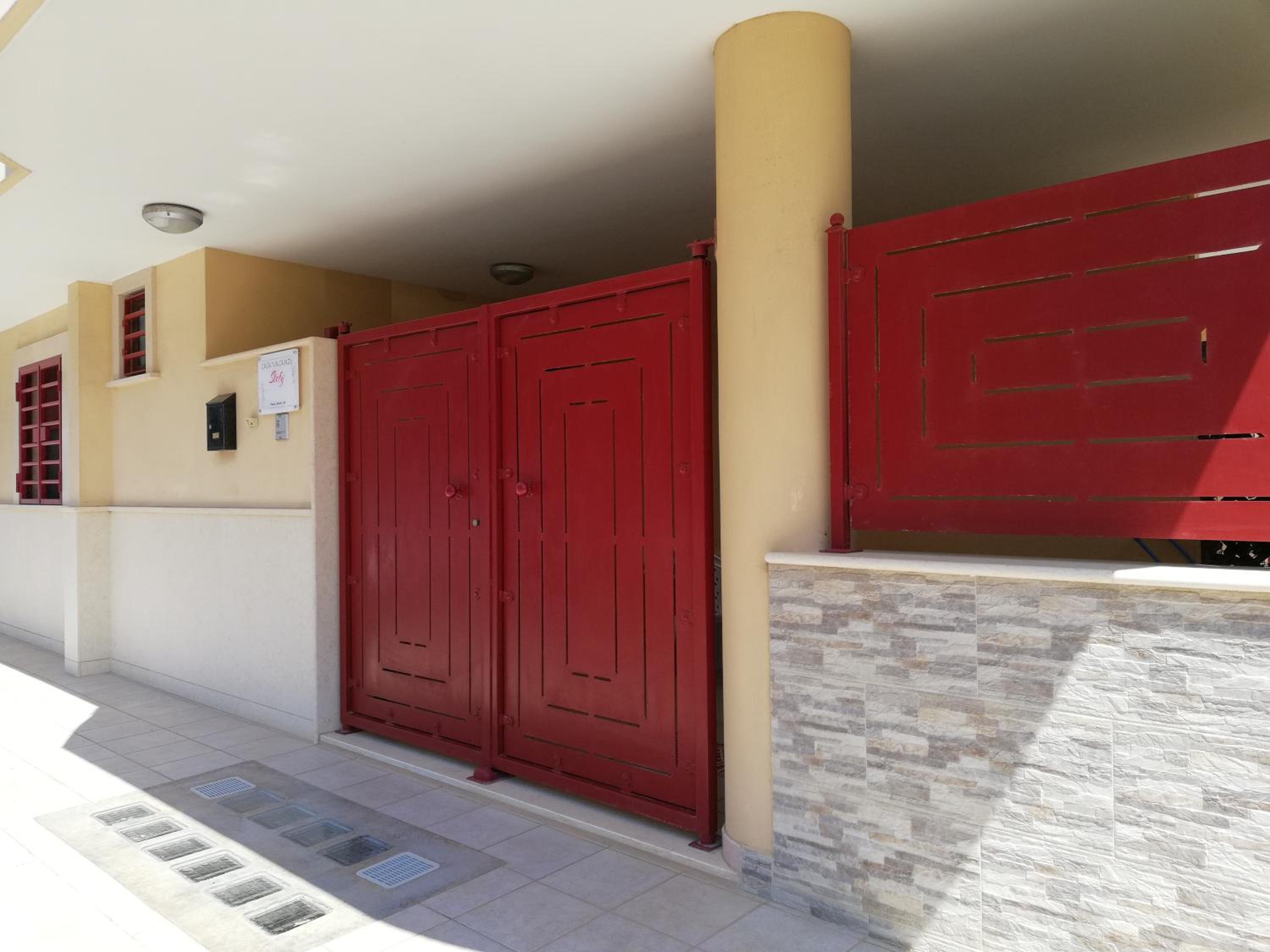 Two-Bedroom House - Photo 20