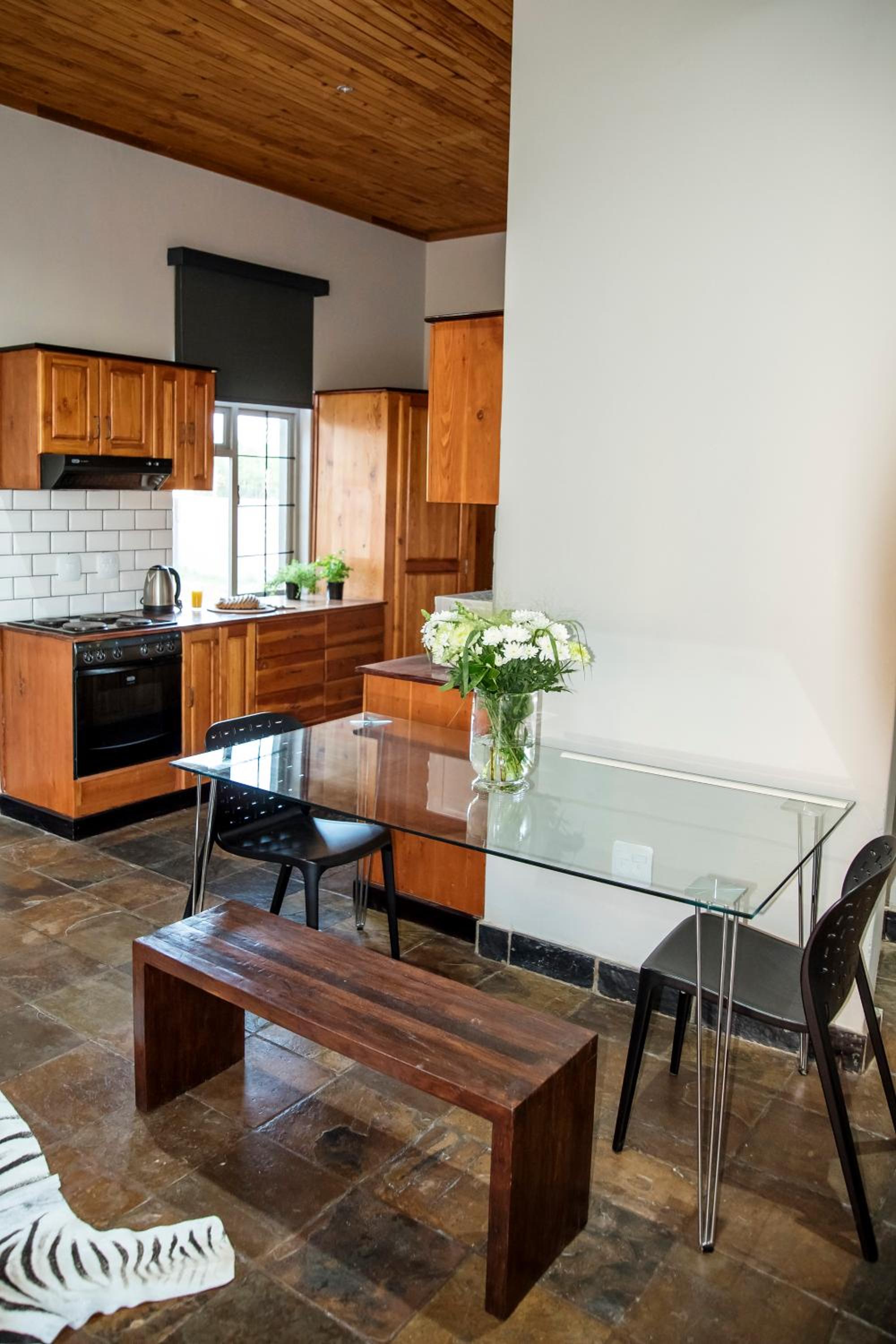 Two-Bedroom Apartment - Photo 6