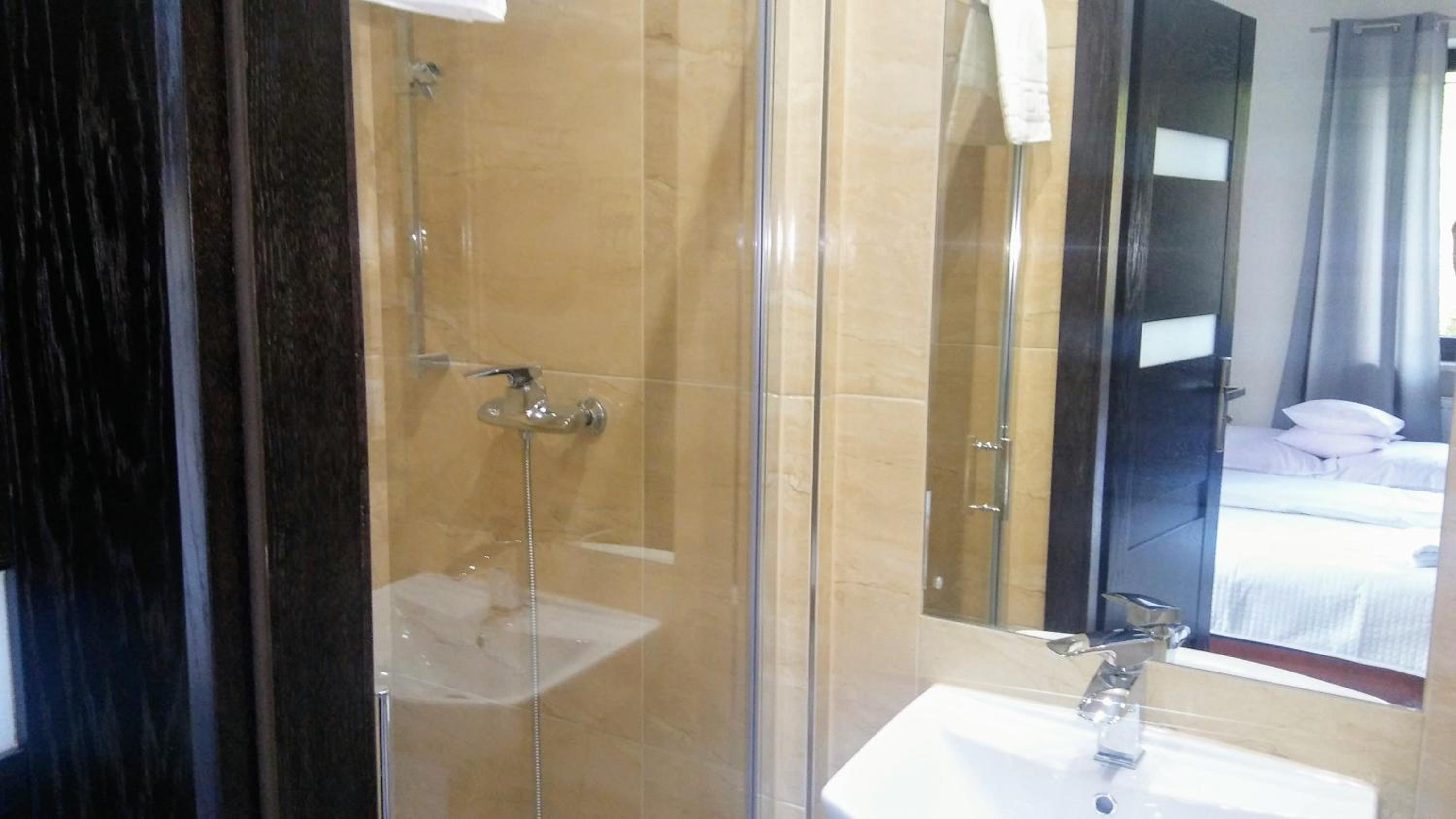 Deluxe Double Room with Balcony - Photo 14