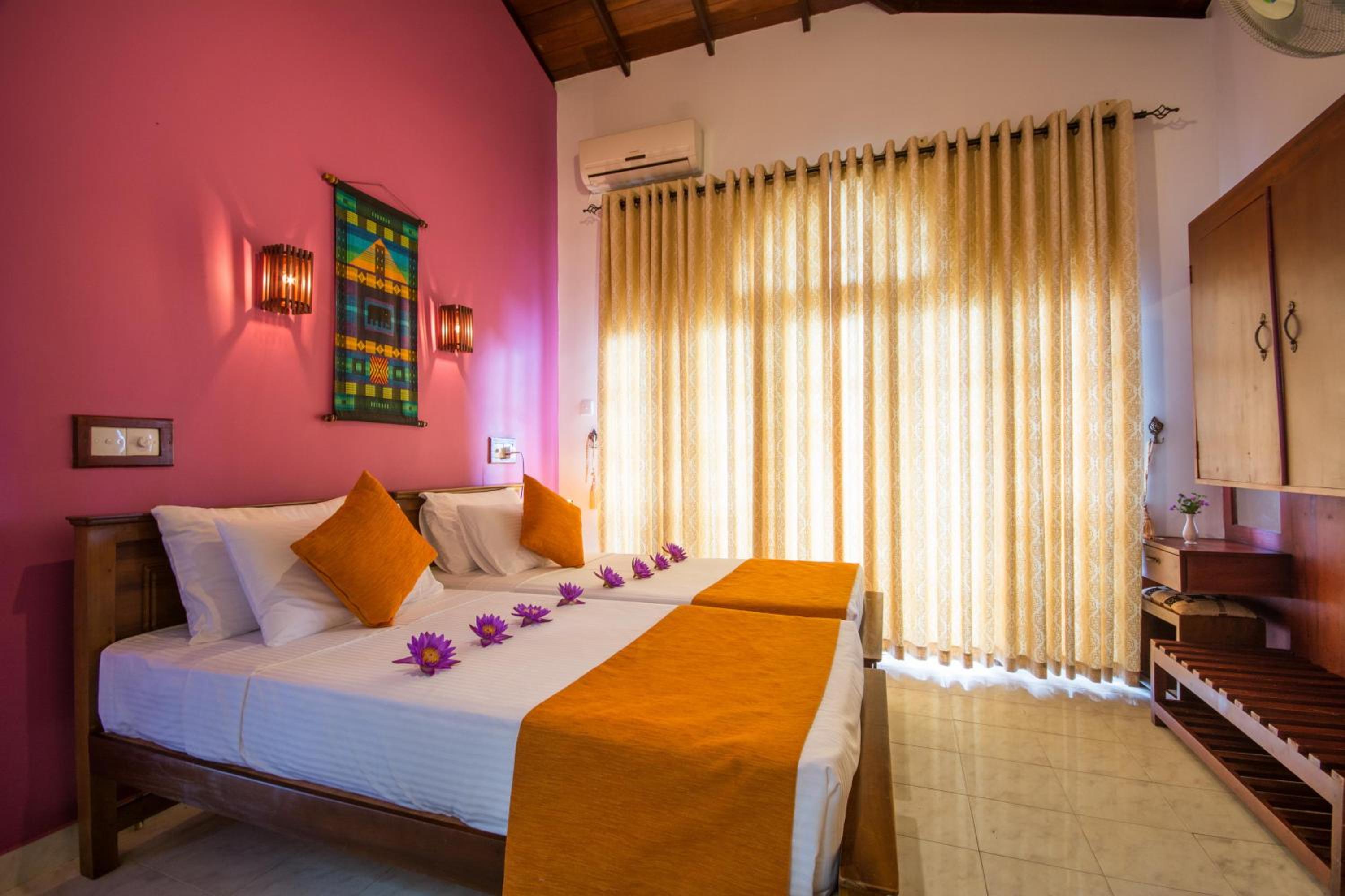 Double Room With Balcony - Photo 8