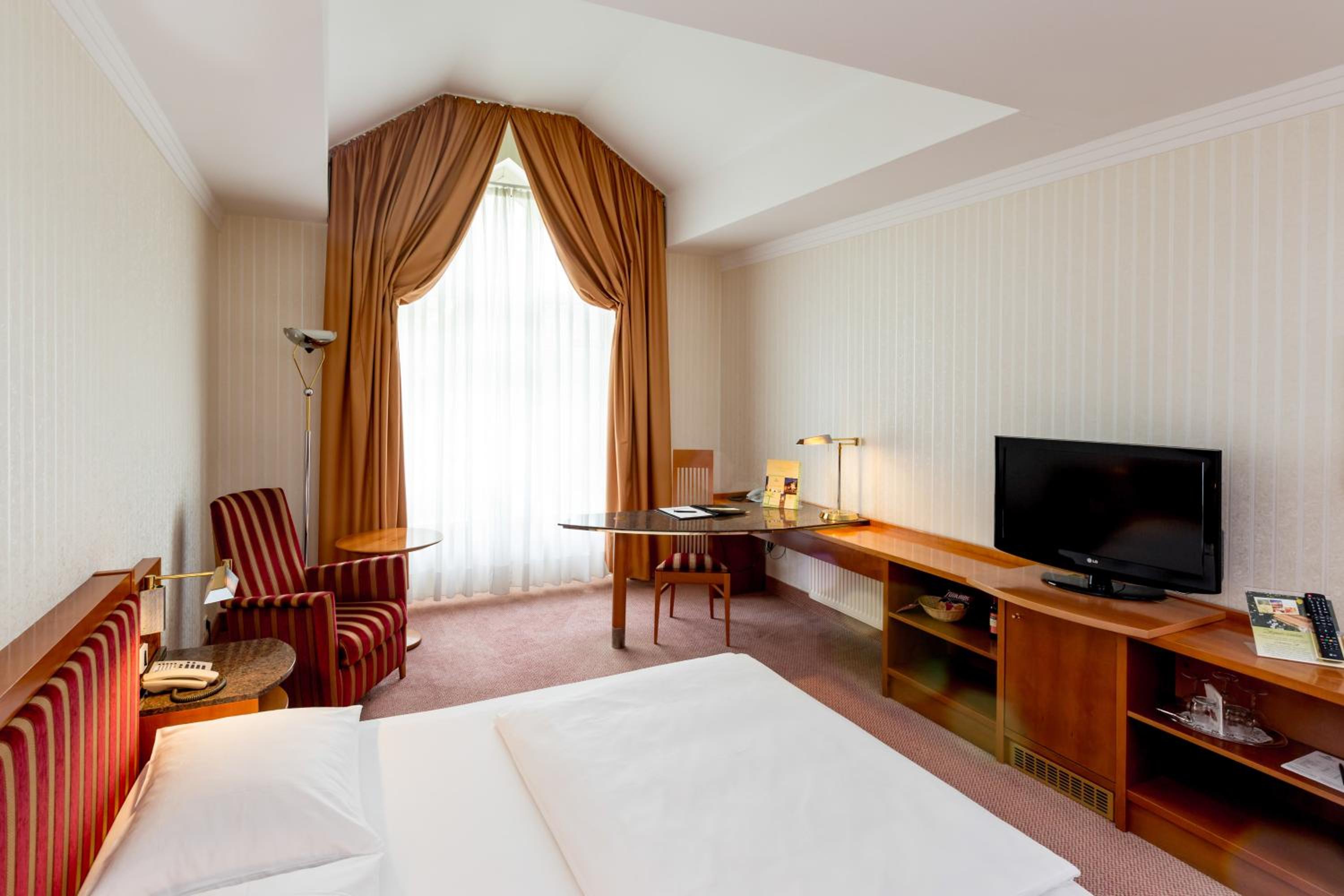 Comfort Double Room with Queensize Bed - Photo 5