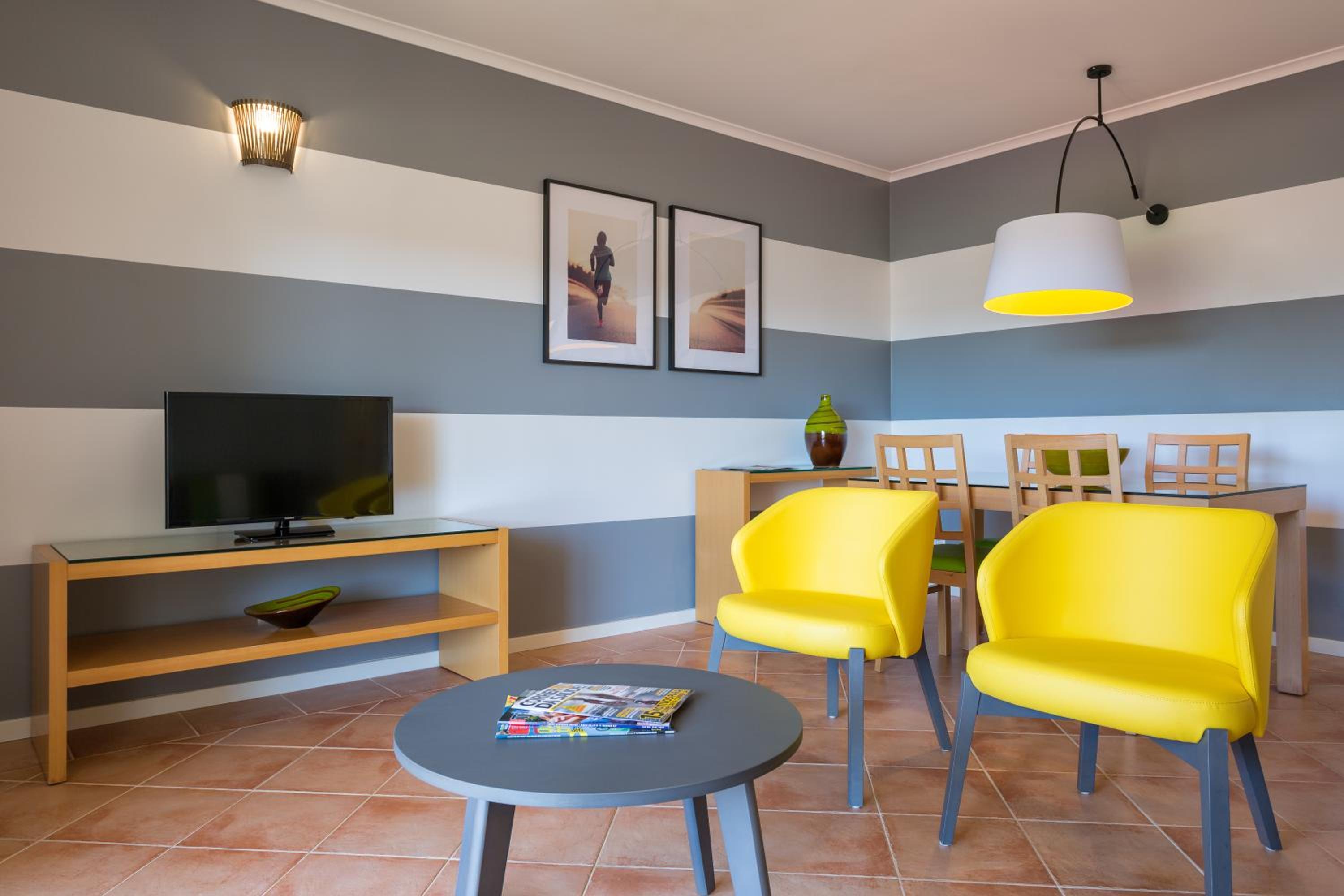 One-Bedroom Apartment (2 Adults + 2 Children) - Photo 3