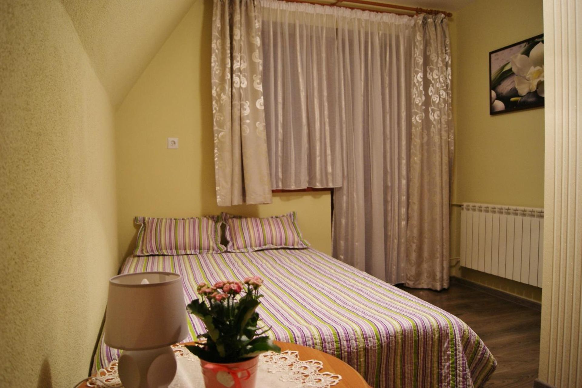 Double Room with Balcony - Photo 4