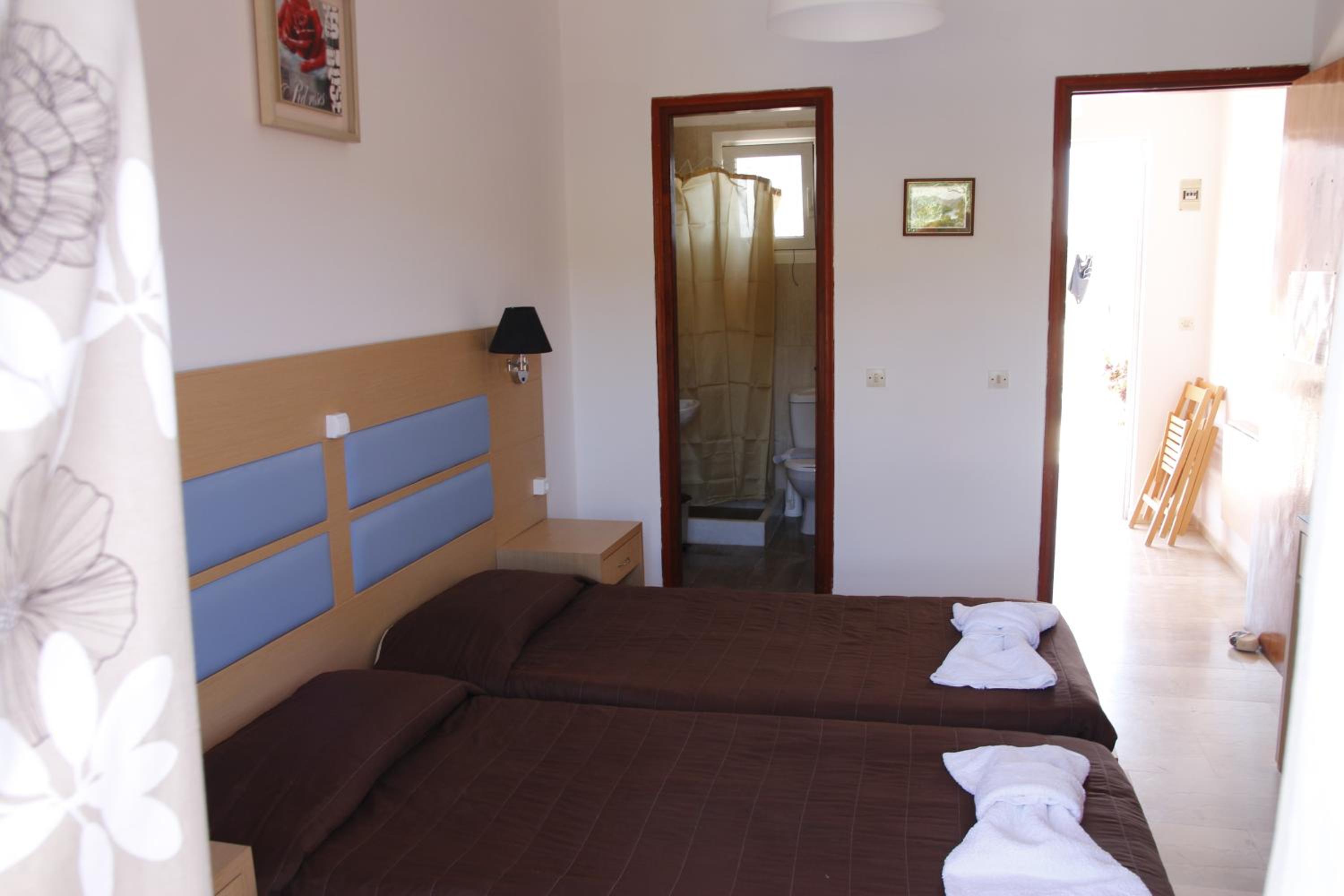Studio Apartment (2 Adults)