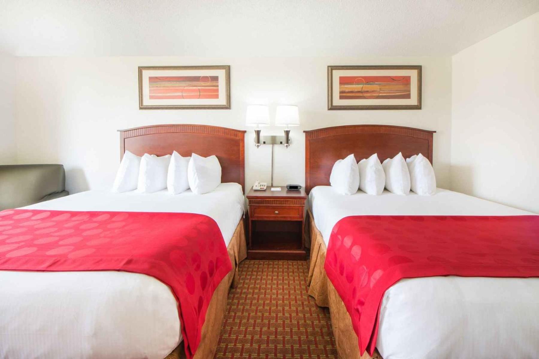 Double Room with Two Double Beds - Non-Smoking - Photo 3