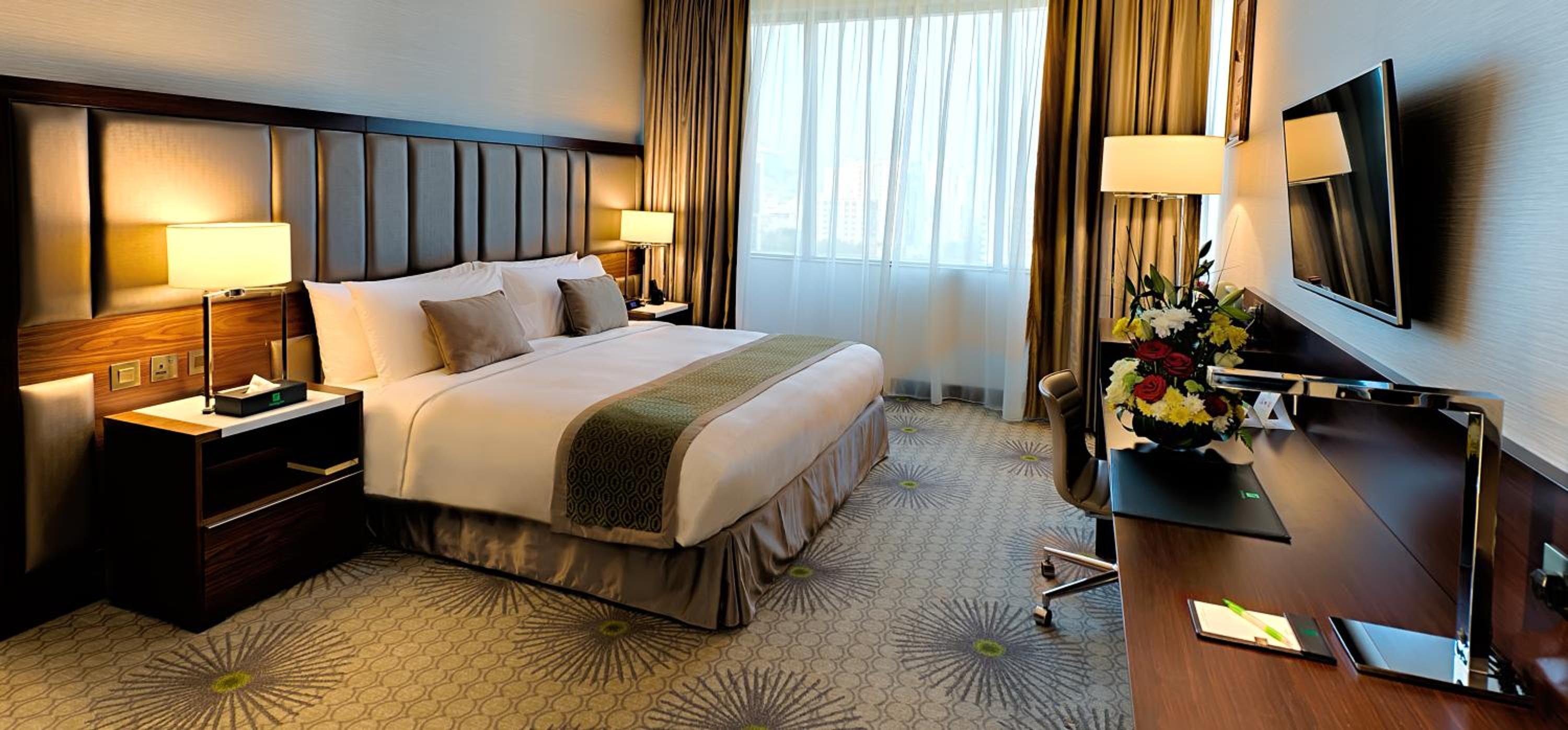 Executive Suite - Photo 1