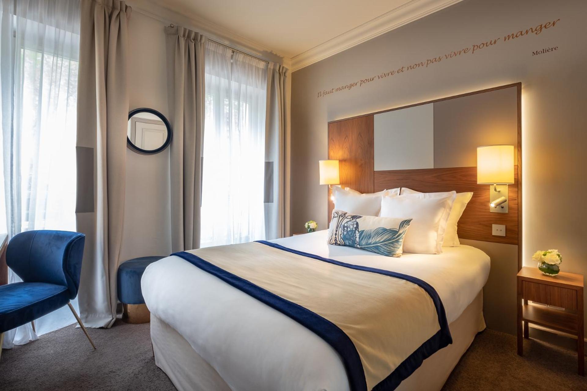 Hôtel Le Tourville by Inwood Hotels bedroom photo