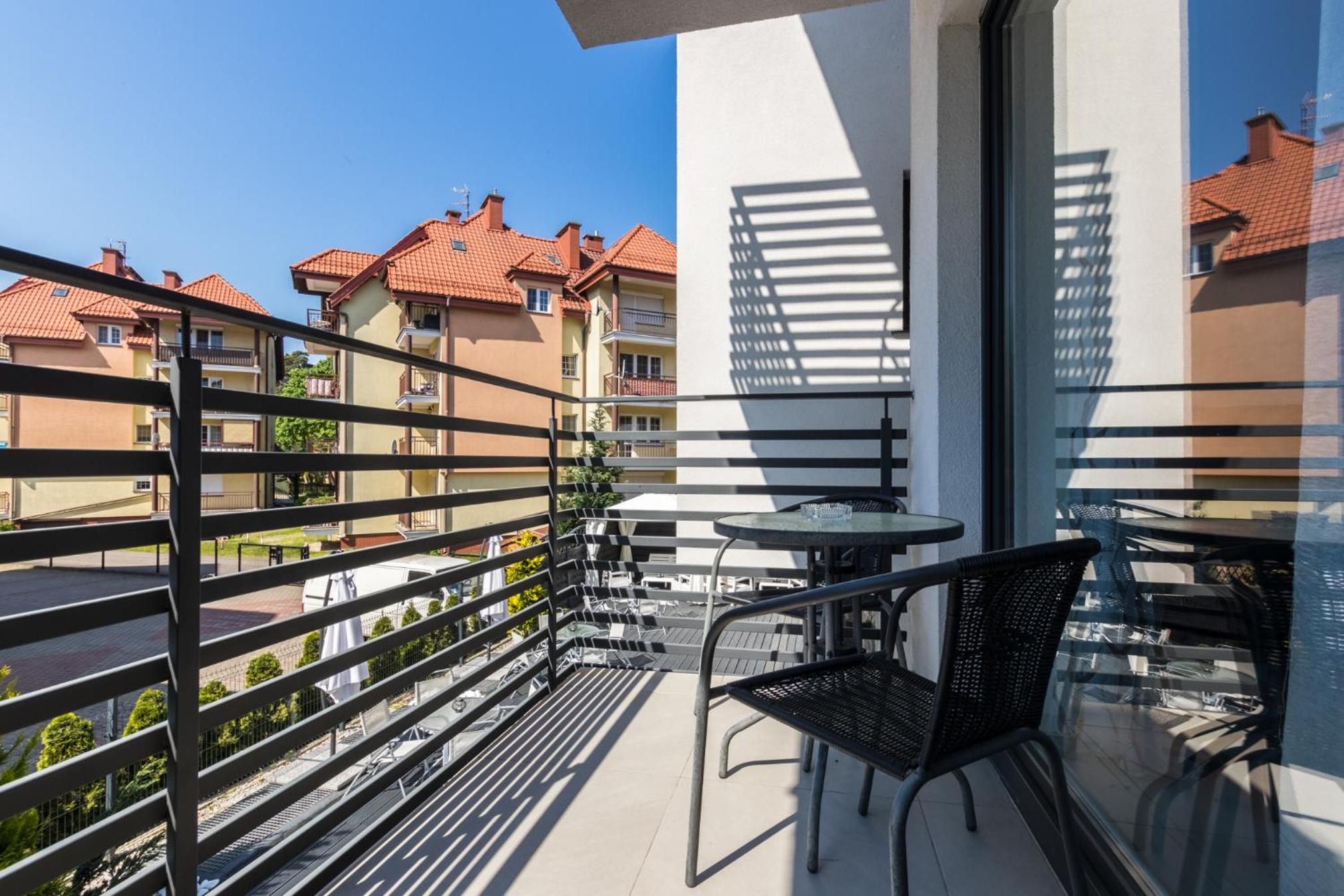 Quadruple Room with Balcony - Photo 3
