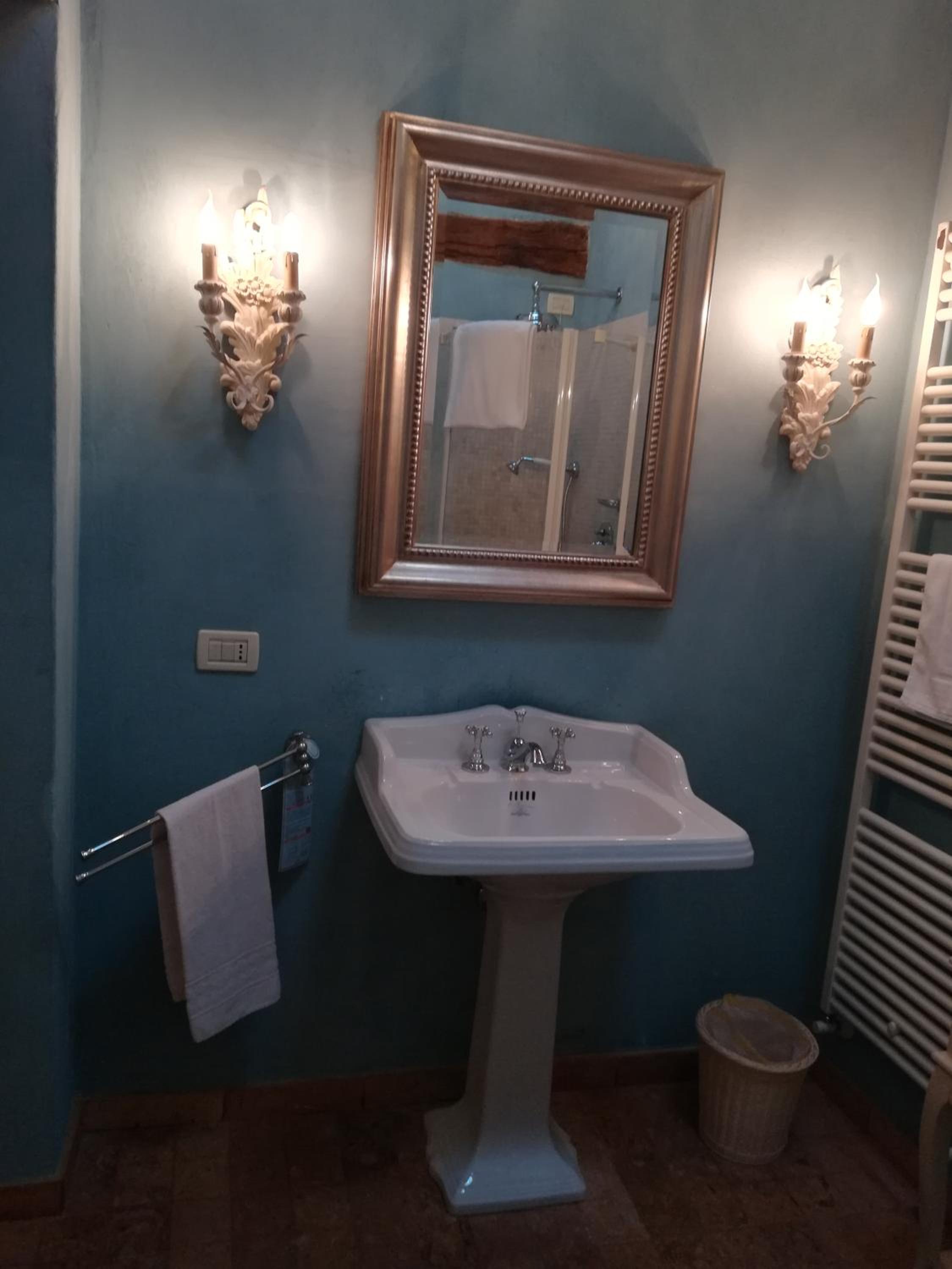 Double Room with Private Bathroom photo 2