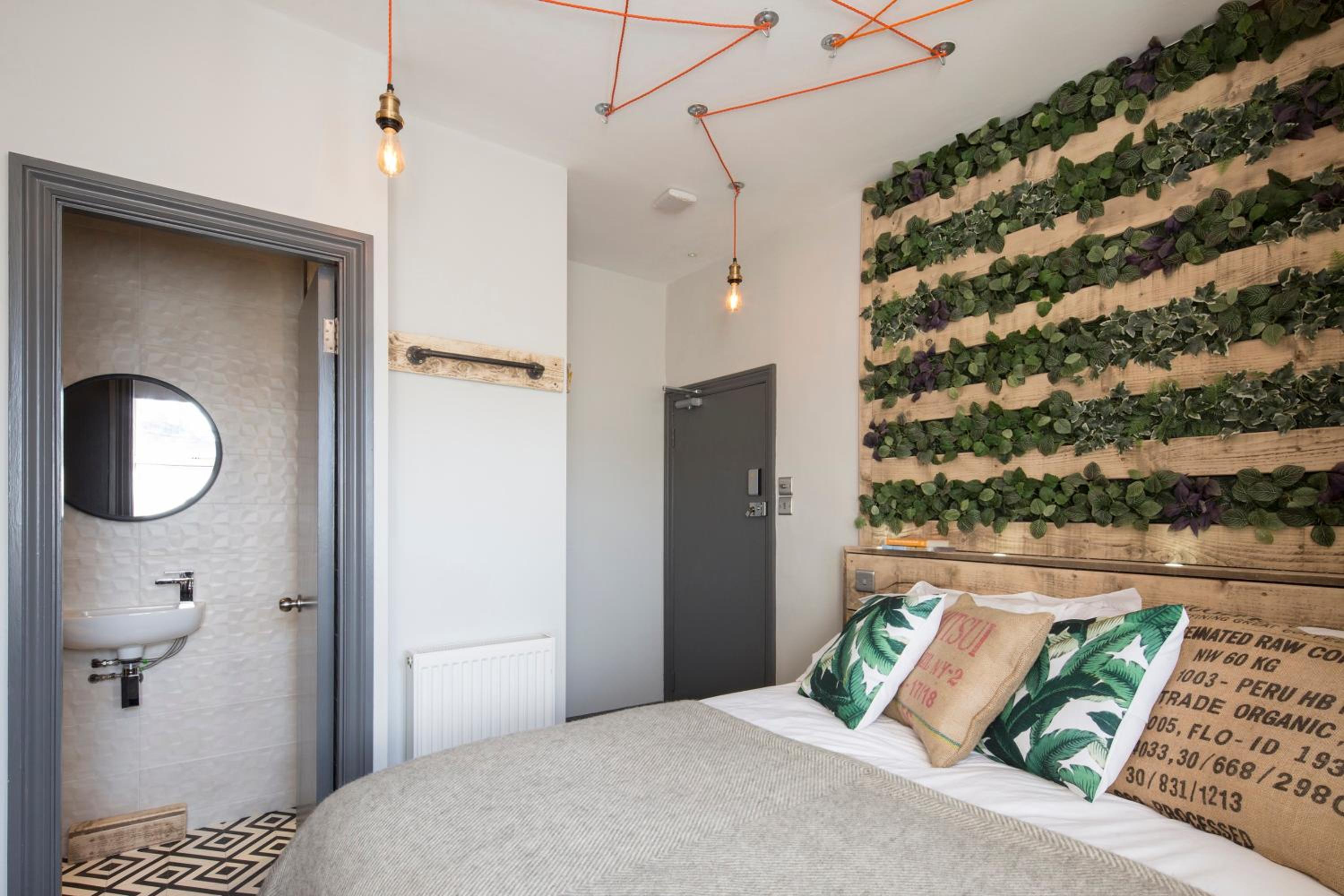 Double Room with Private Bathroom photo 3