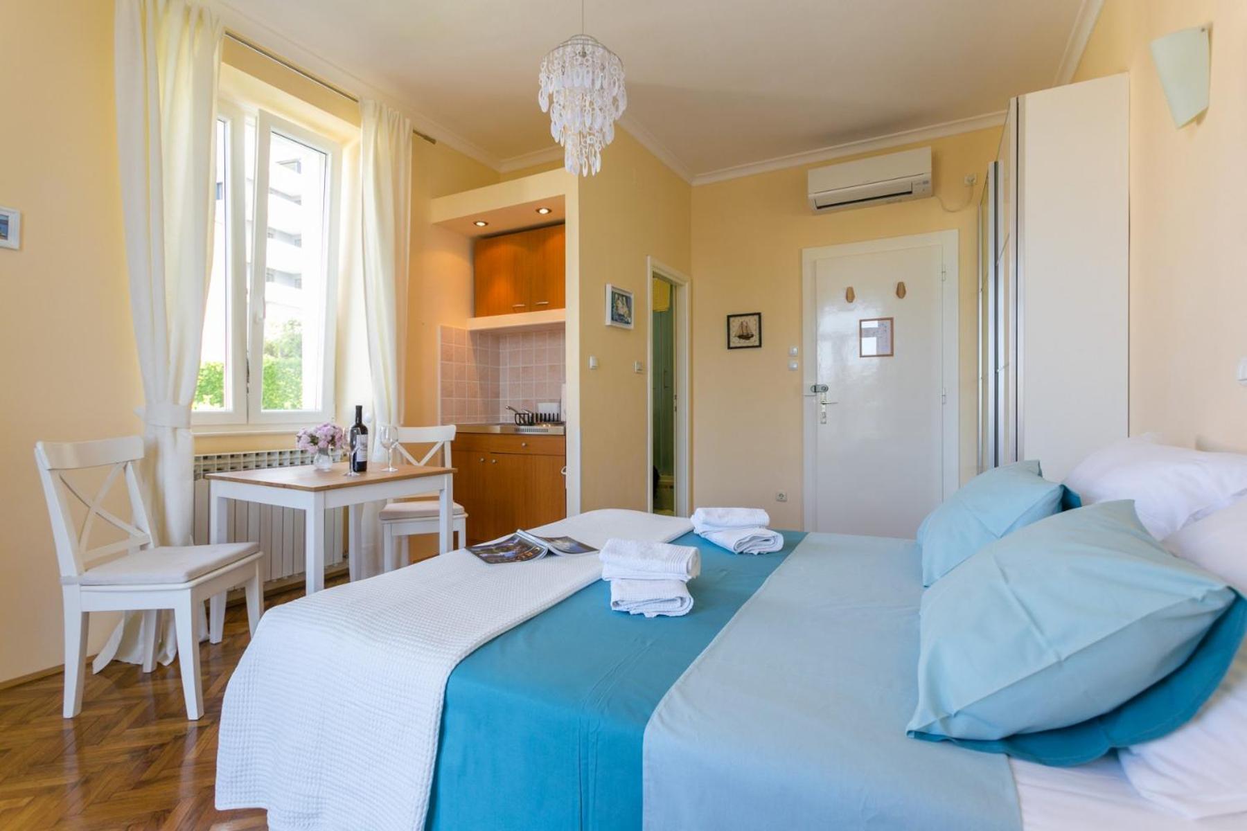 Studio with Balcony and Sea View