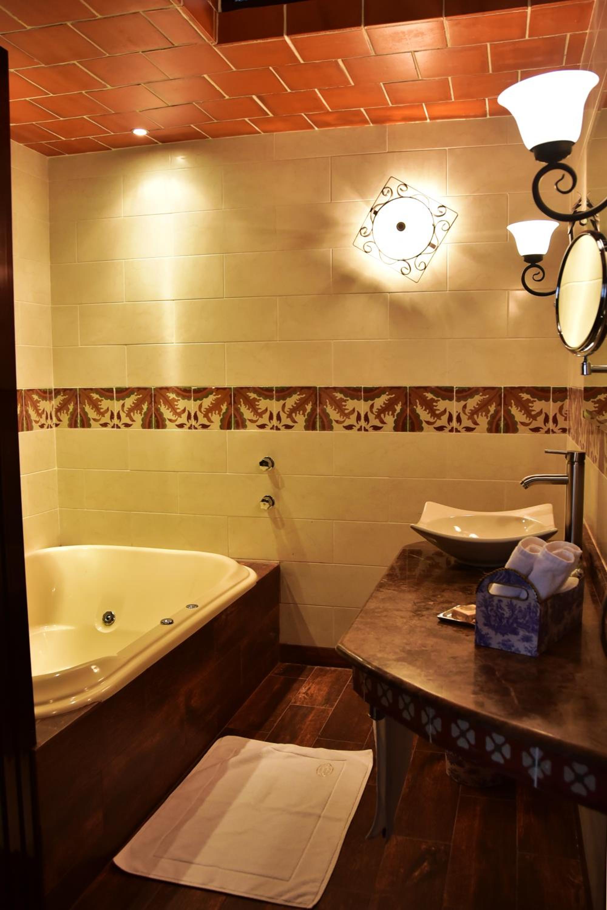 King Room with Spa Bath photo 3
