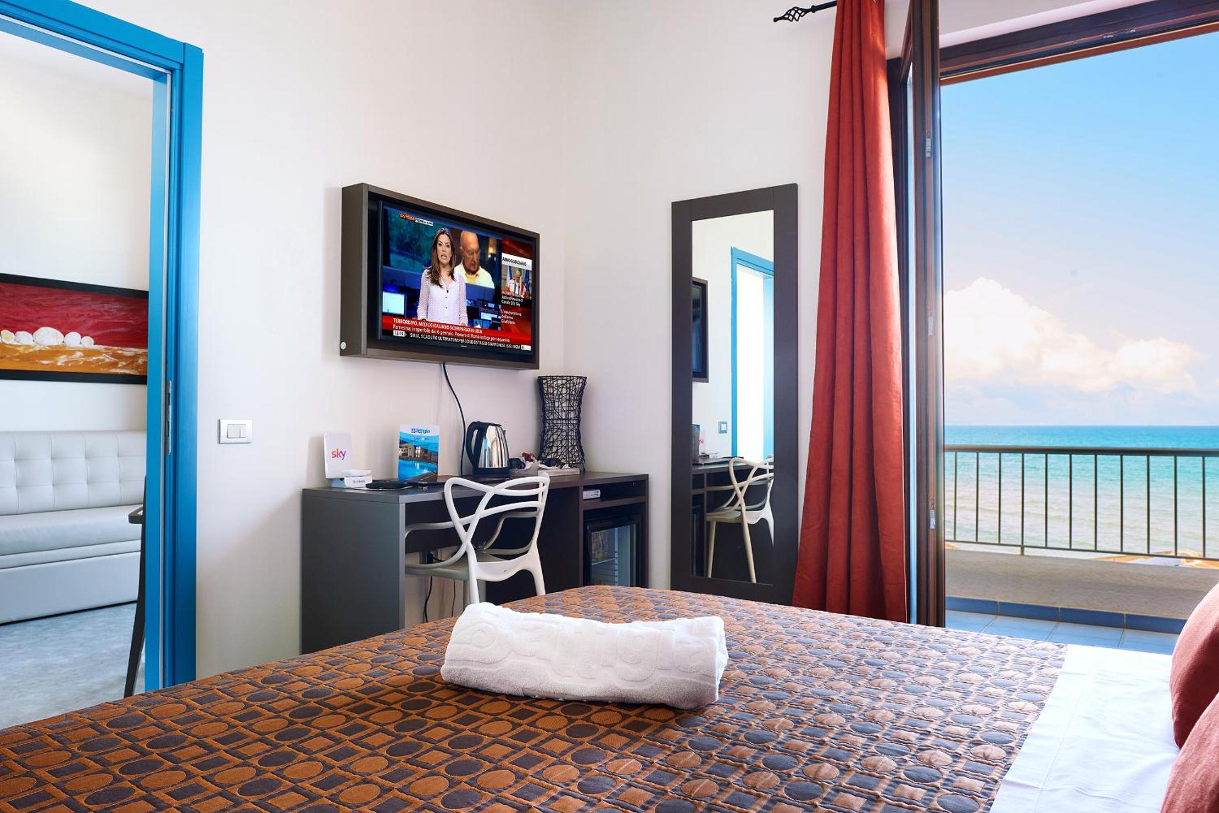 Suite with Terrace and Sea View