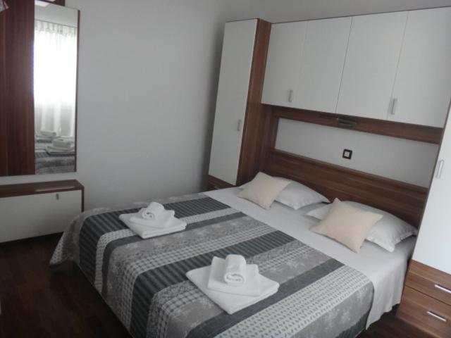 One-Bedroom Apartment with Balcony and Sea View photo 1