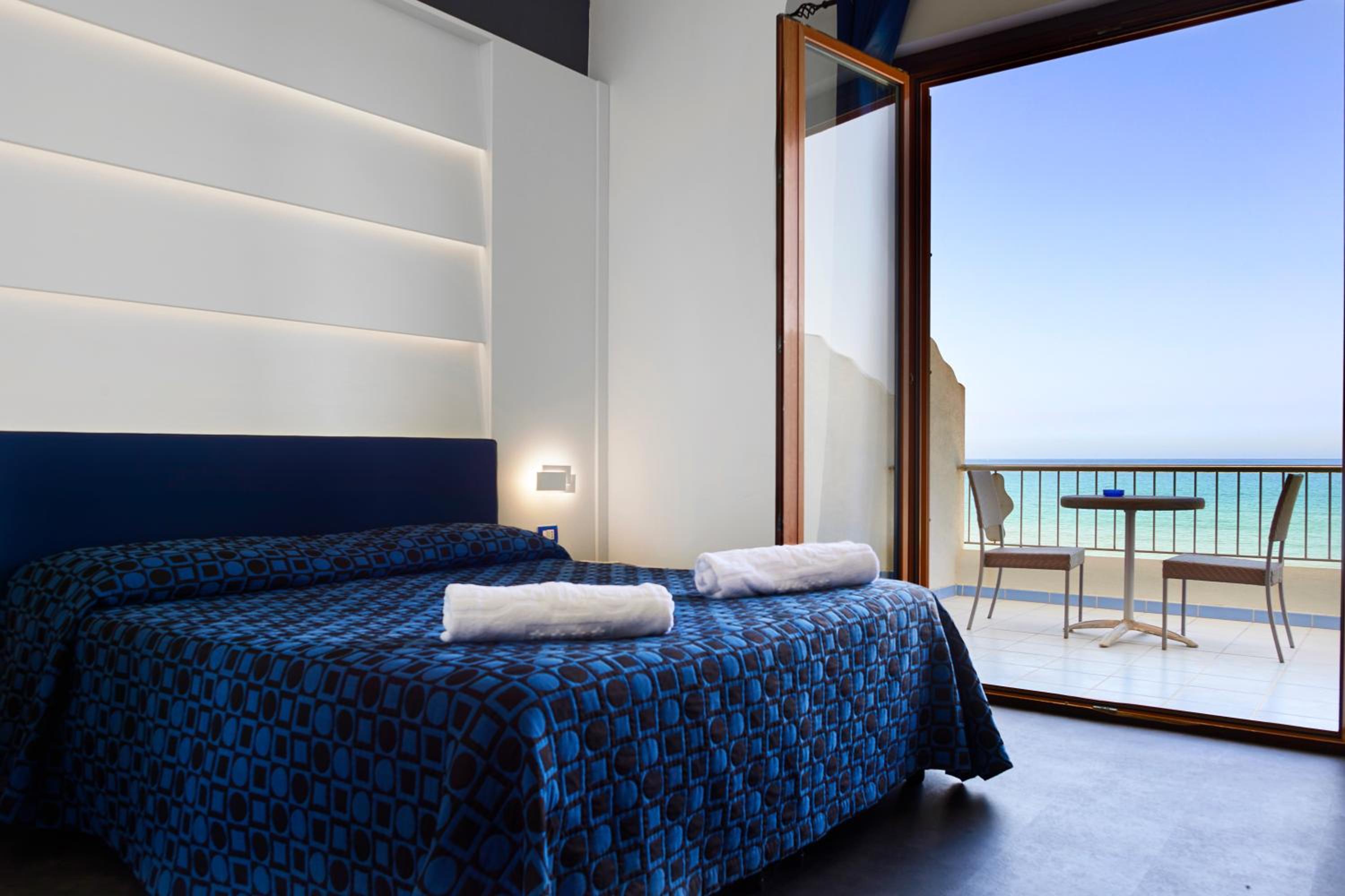 Deluxe Double Room with Terrace and Sea View