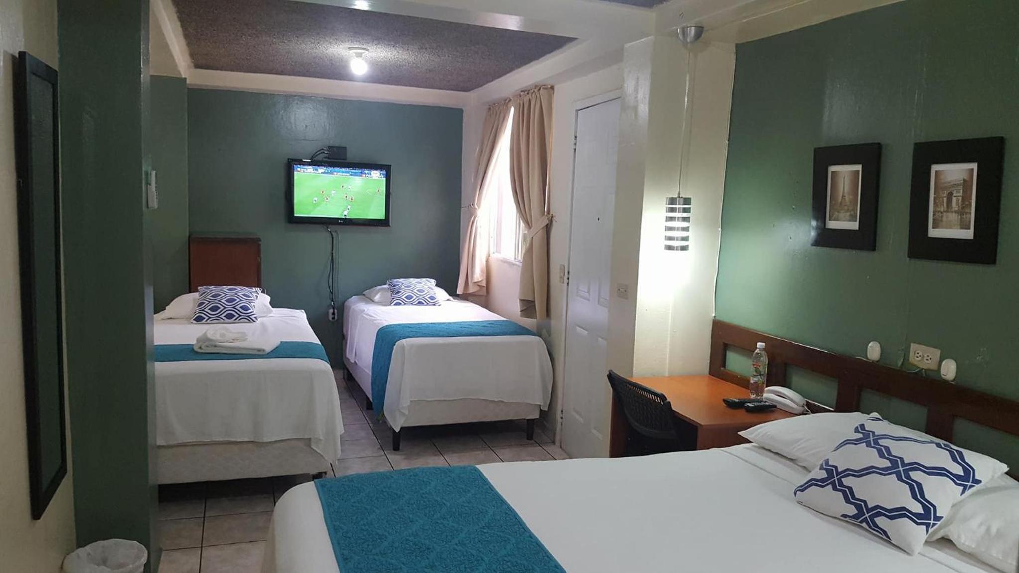 Standard Triple Room photo 2