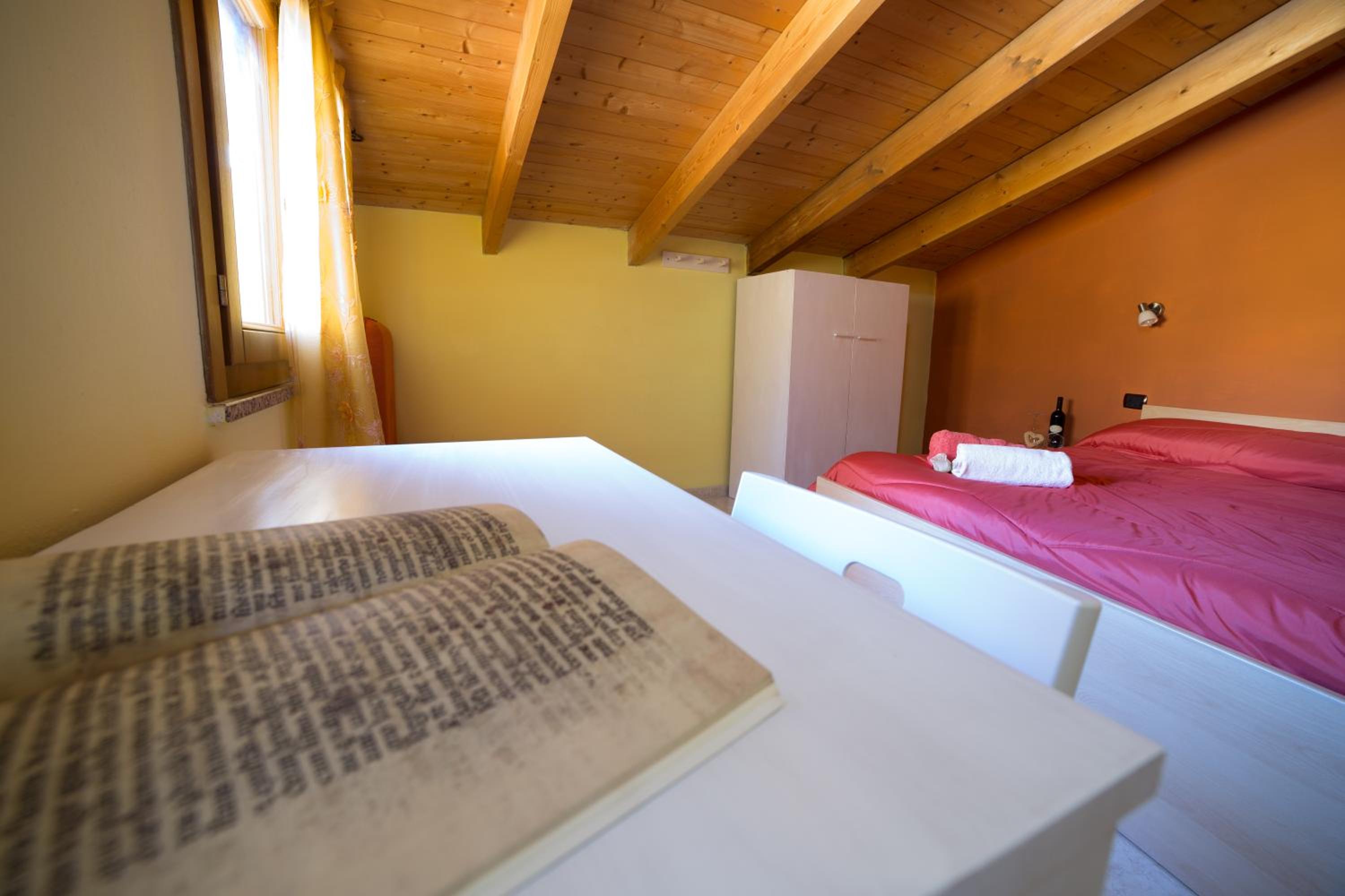 Double or Twin Room with Private External Bathroom - Photo 1