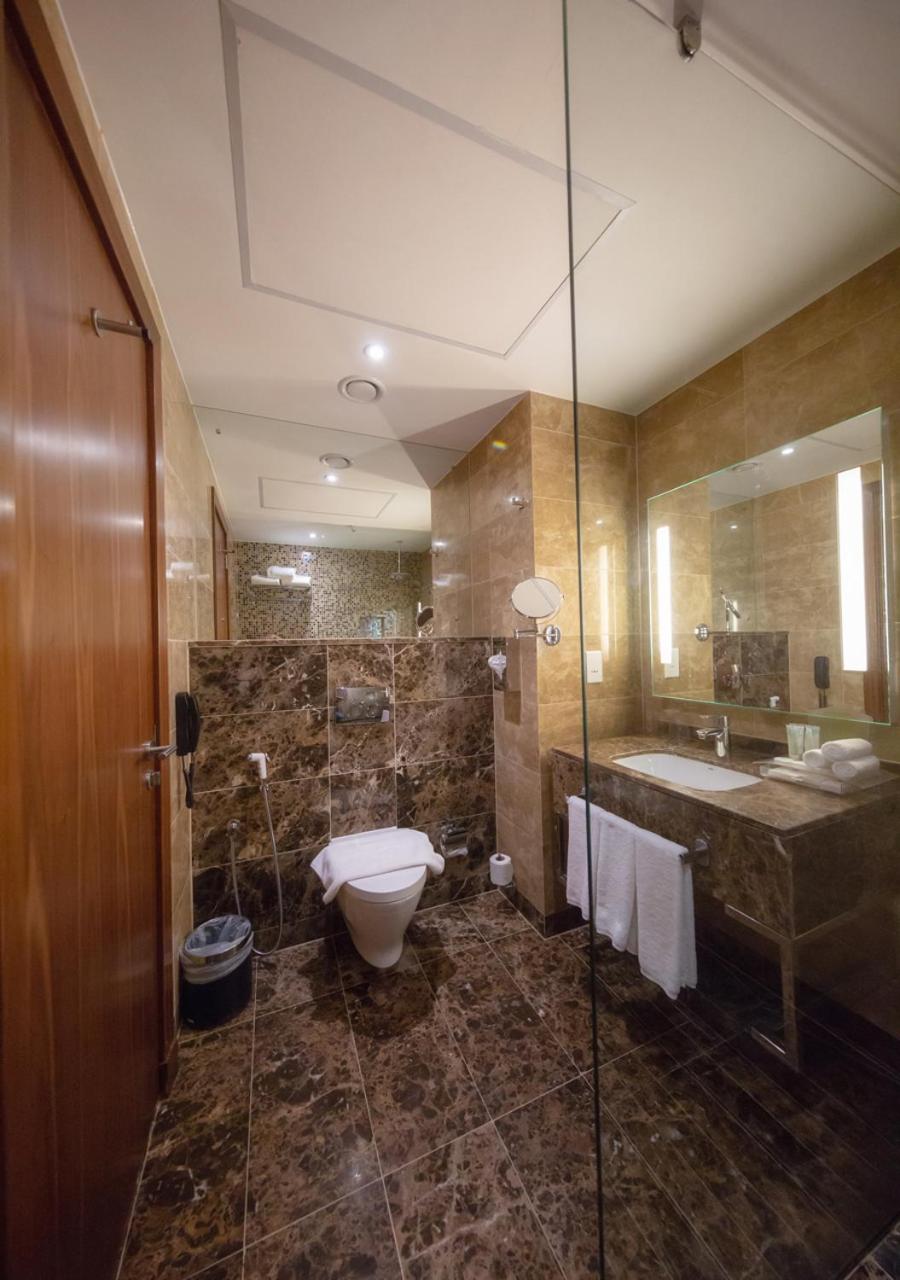 Executive Suite - Photo 5