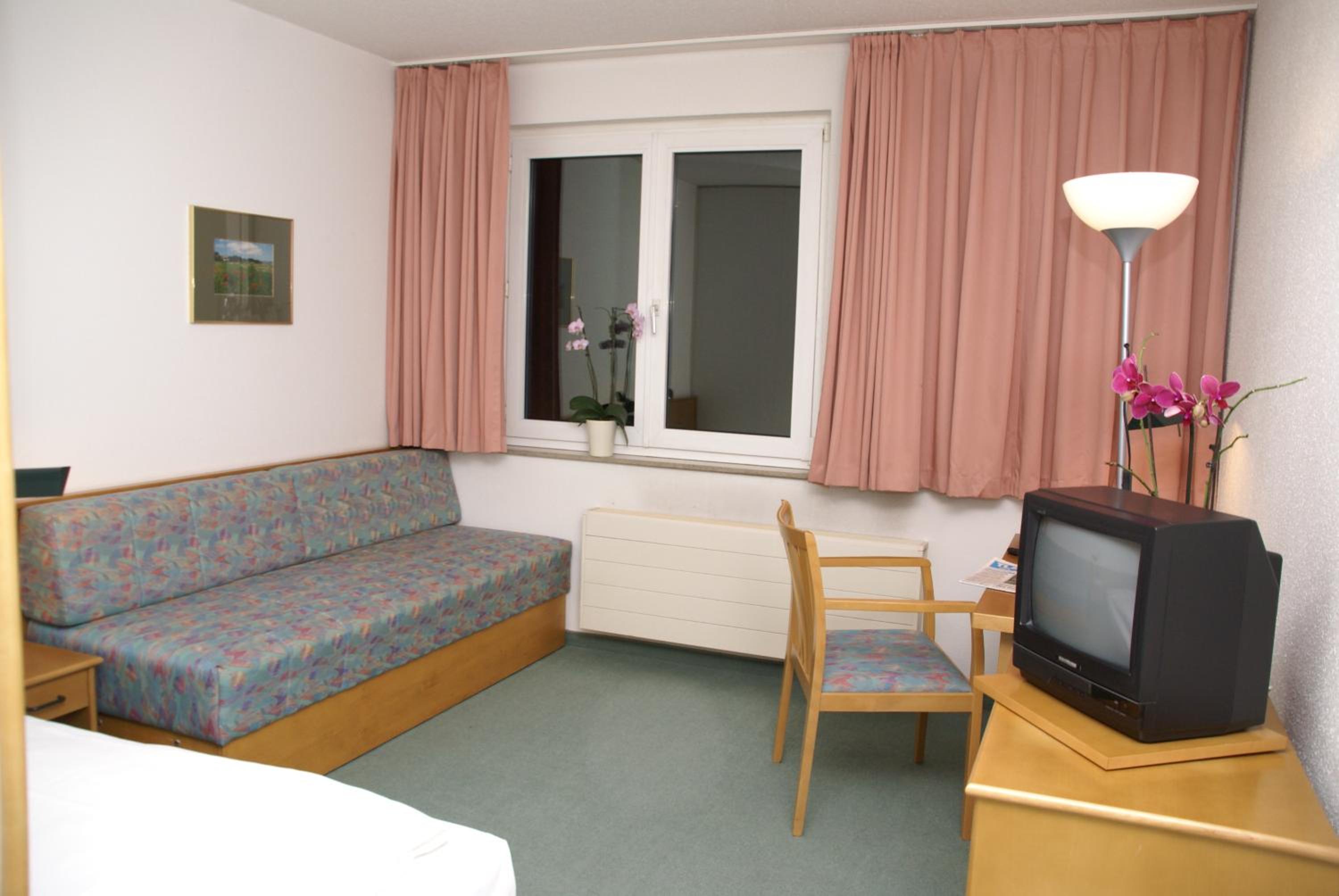 Basic Single Room photo 1