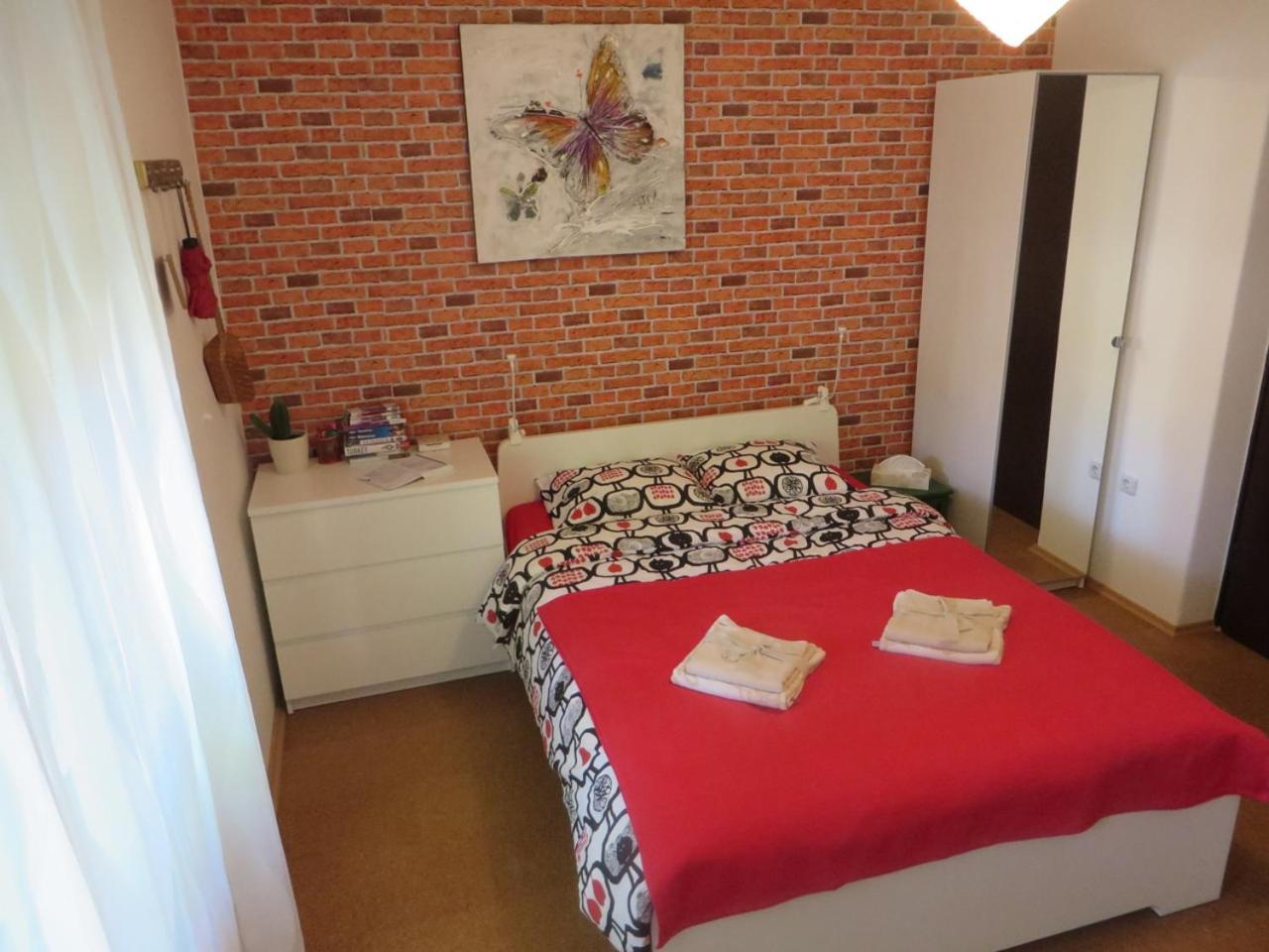 Studio Apartment photo 1
