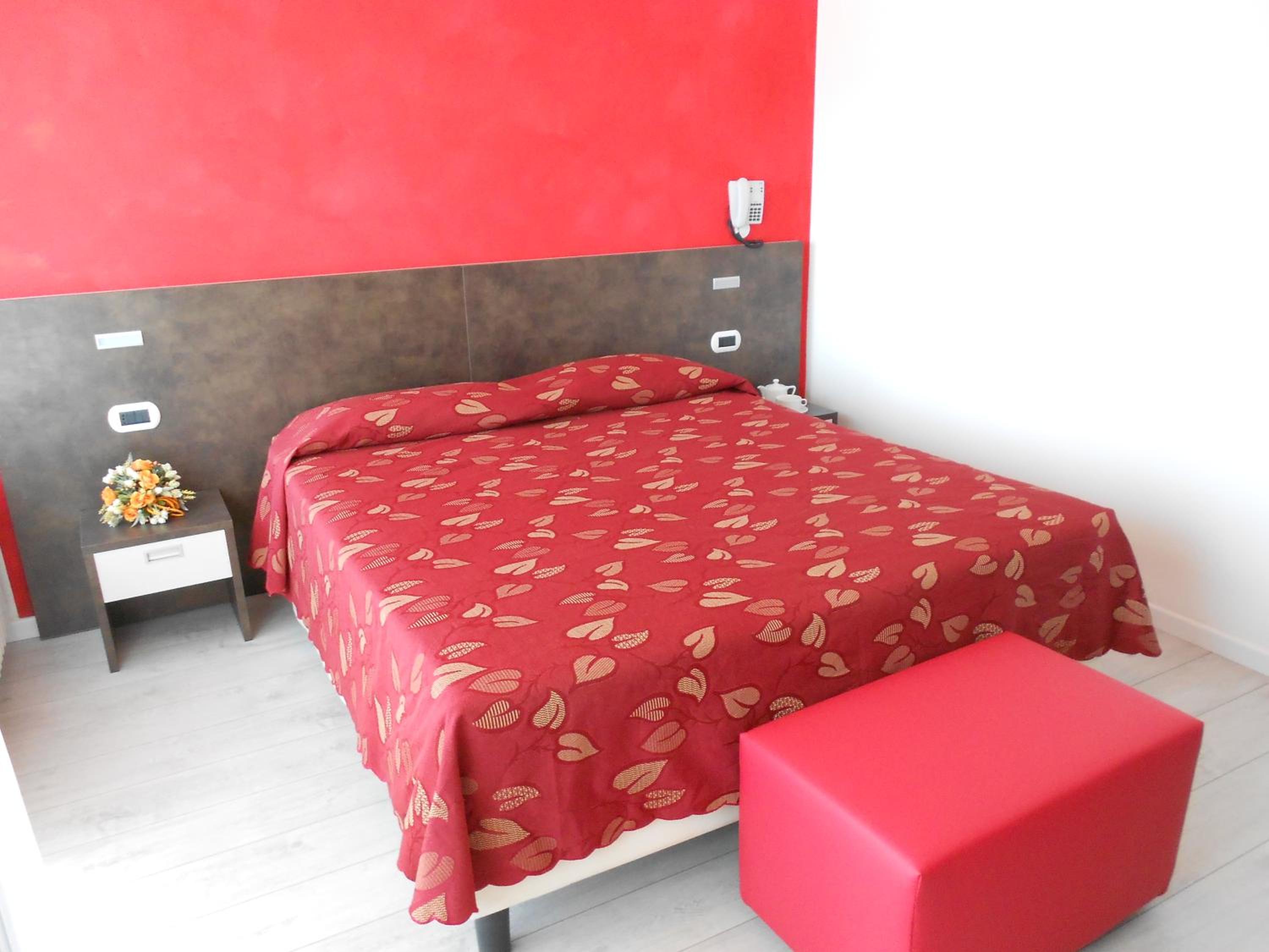 Triple Room with Balcony and Lake View - Photo 12