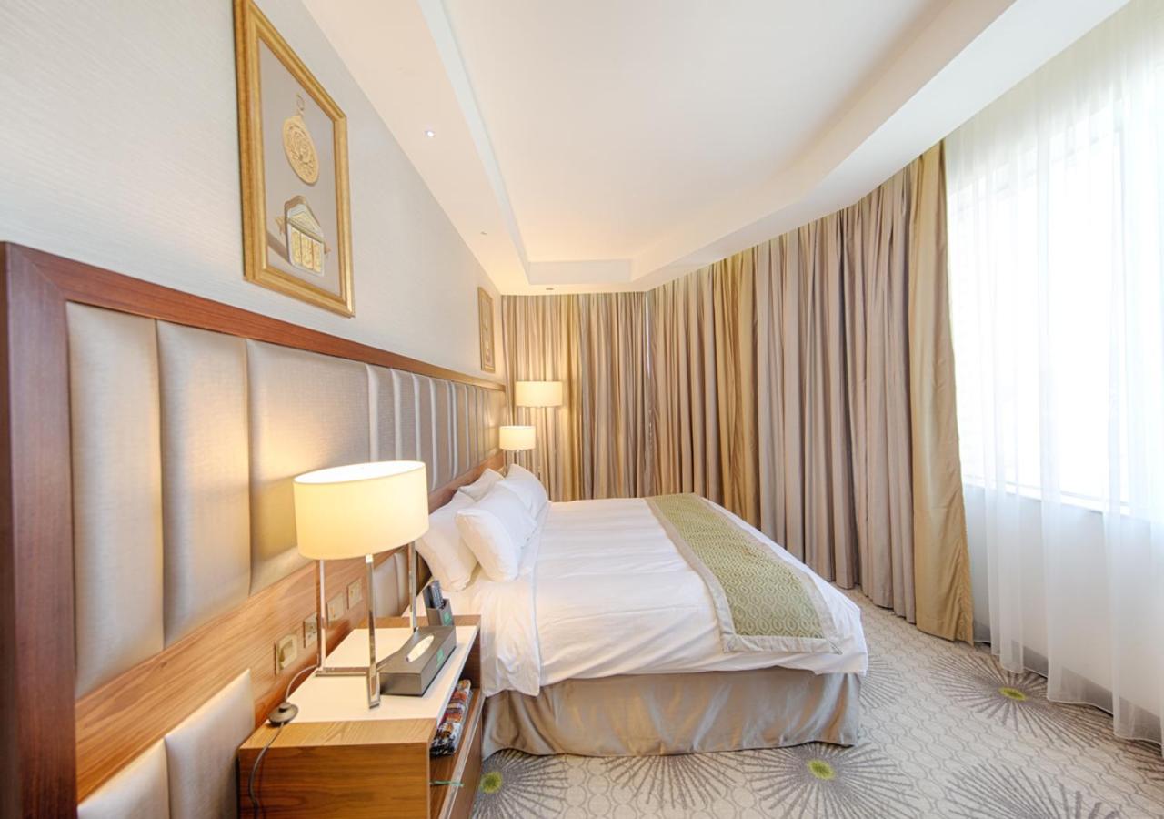 Business King Suite - Photo 1