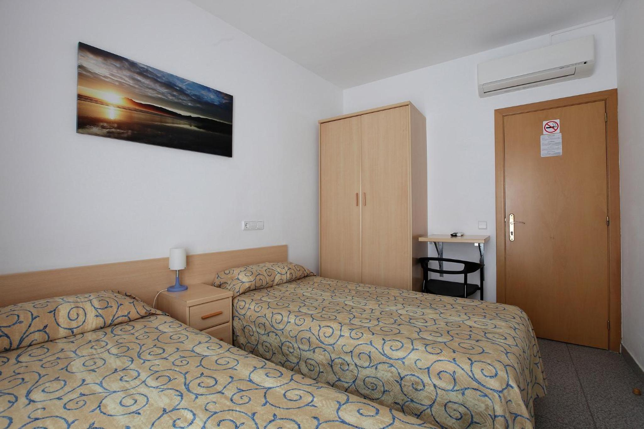Double or Twin Room with Balcony photo 3