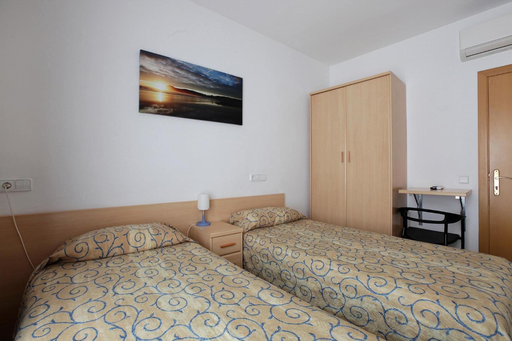 Double or Twin Room with Balcony photo 2
