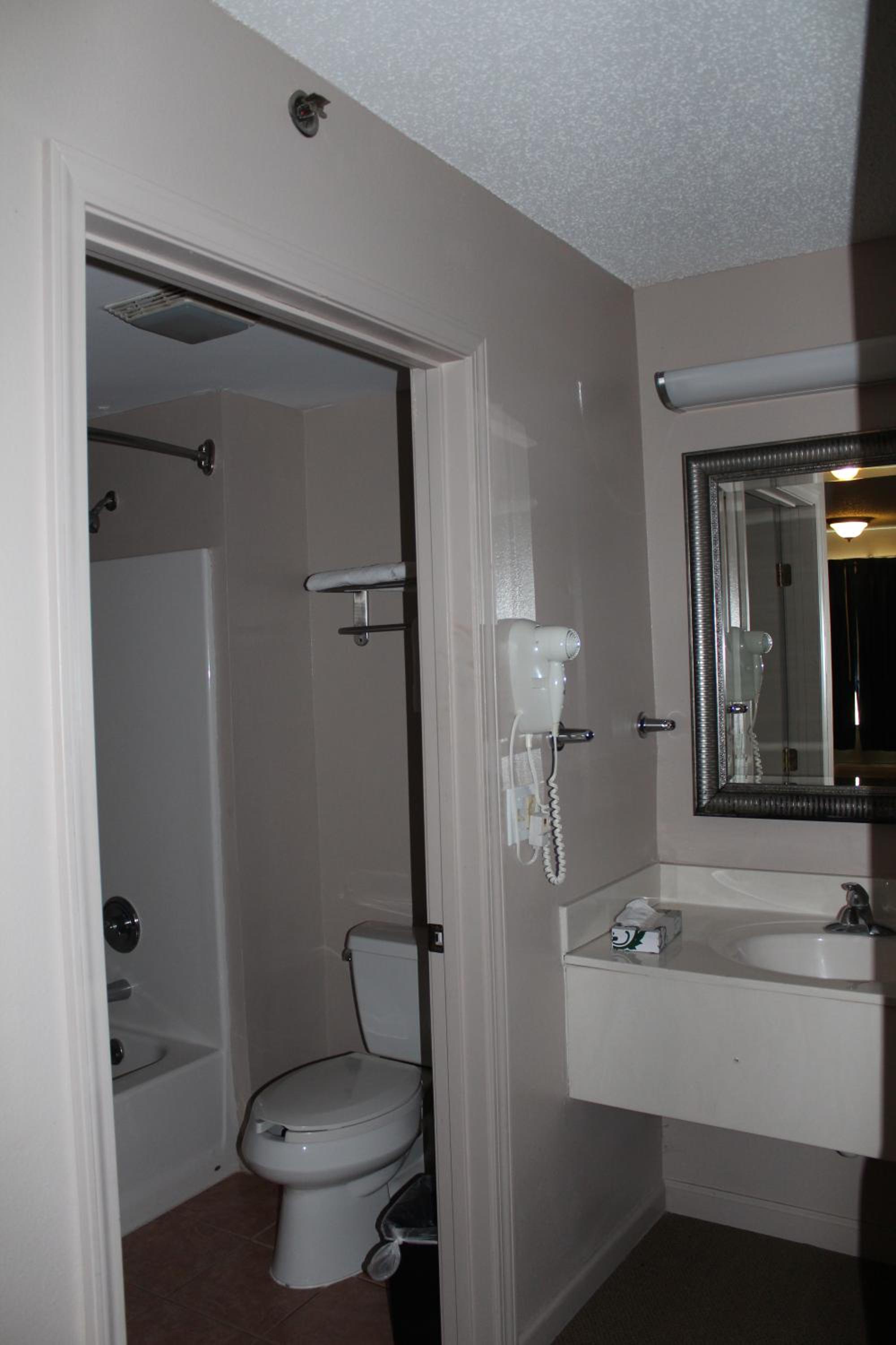 Double Room - Non-Smoking photo 2
