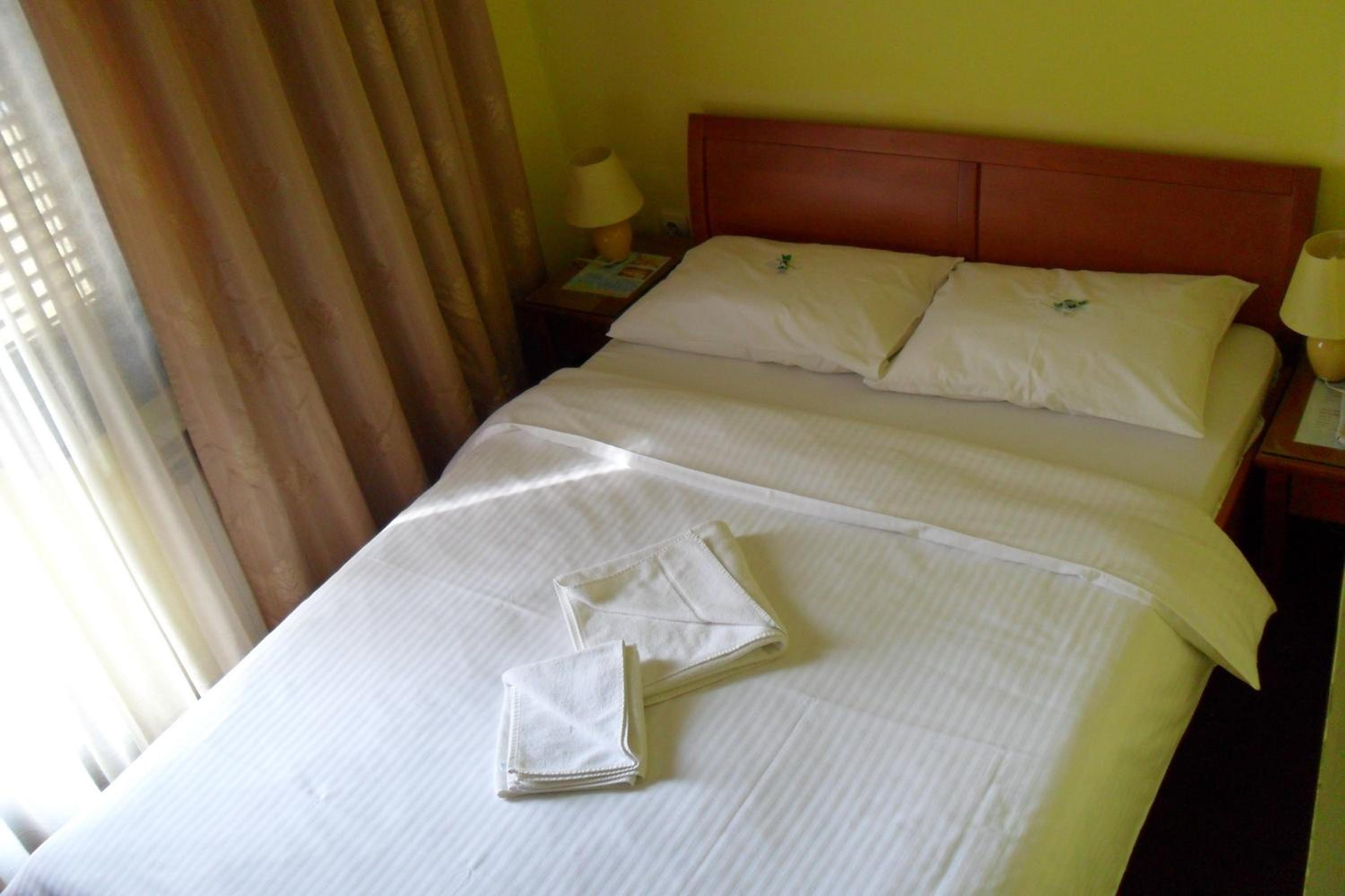 Double Room - Photo 6