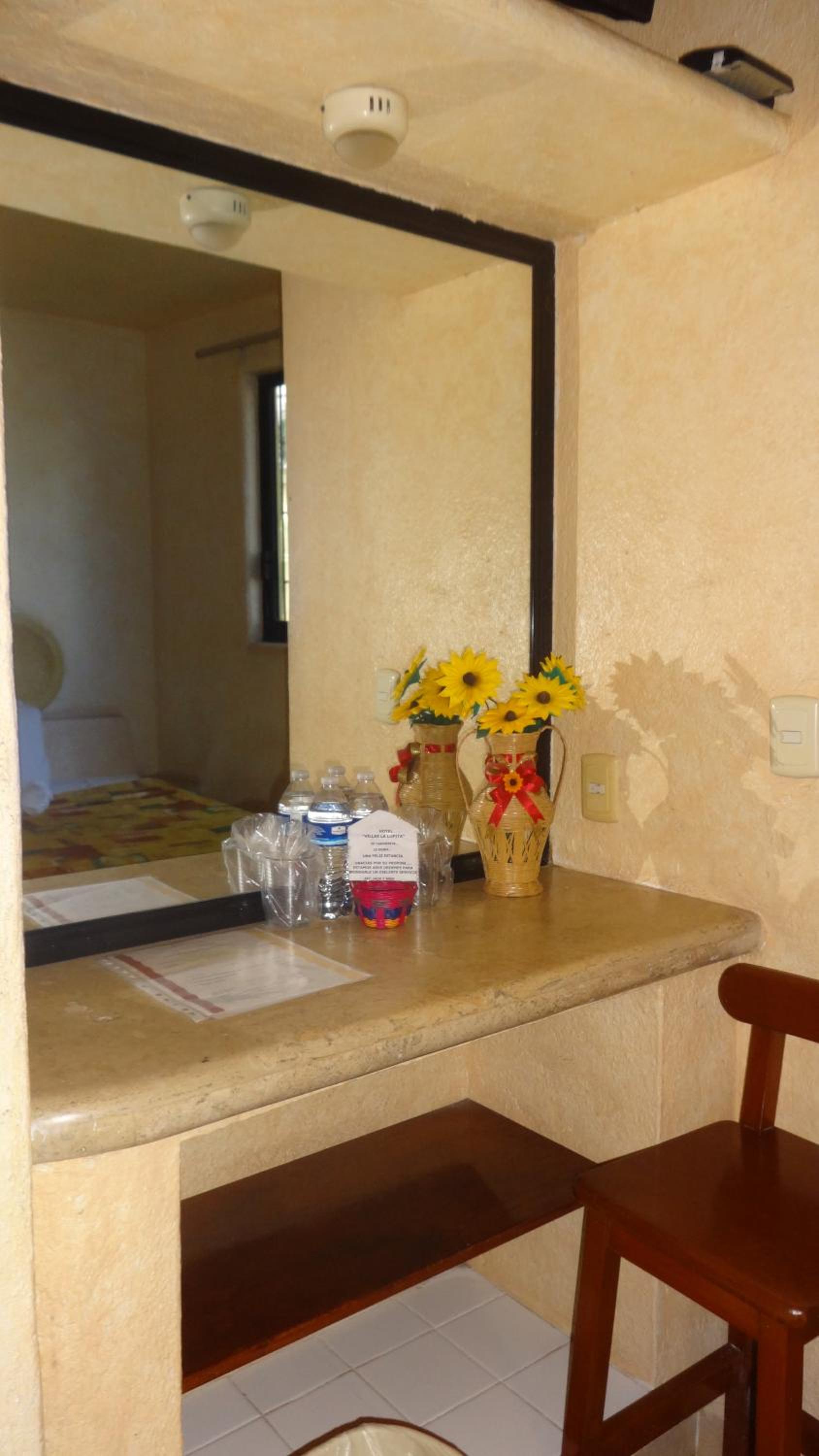 Double Room - Photo 8