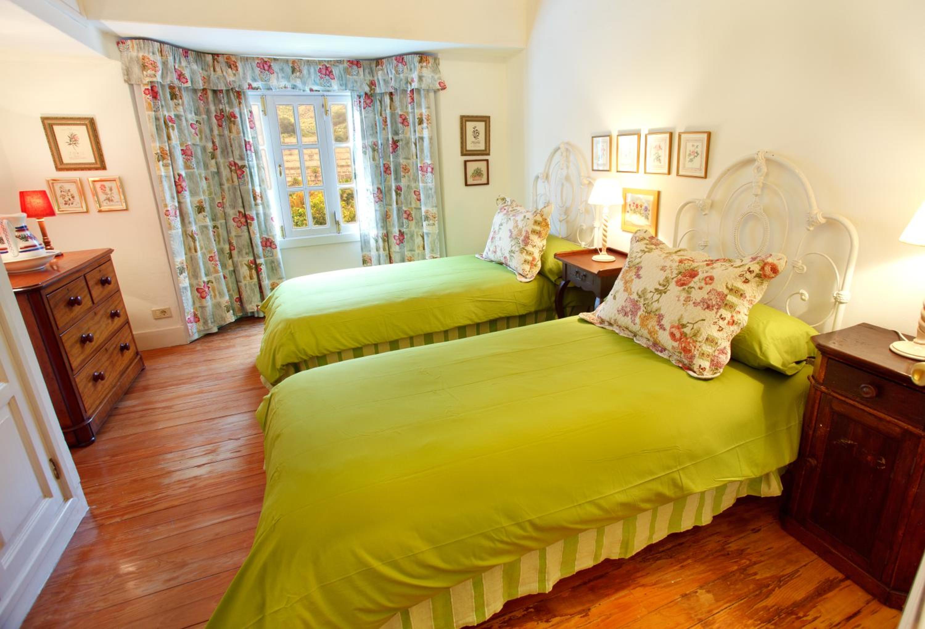 Four-Bedroom House photo 2