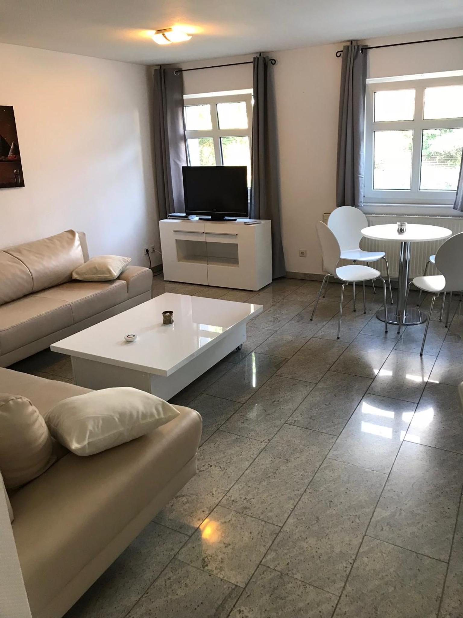 Apartment 2 photo 3