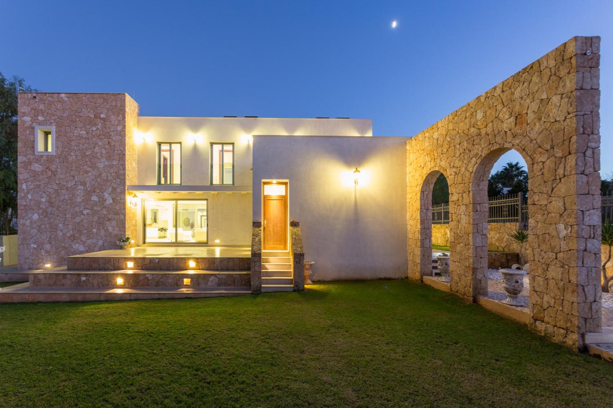 Villa with Private Pool photo 2