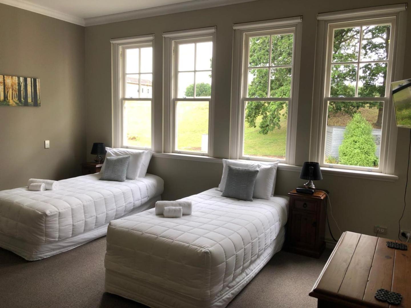 Standard Twin Room - Photo 3