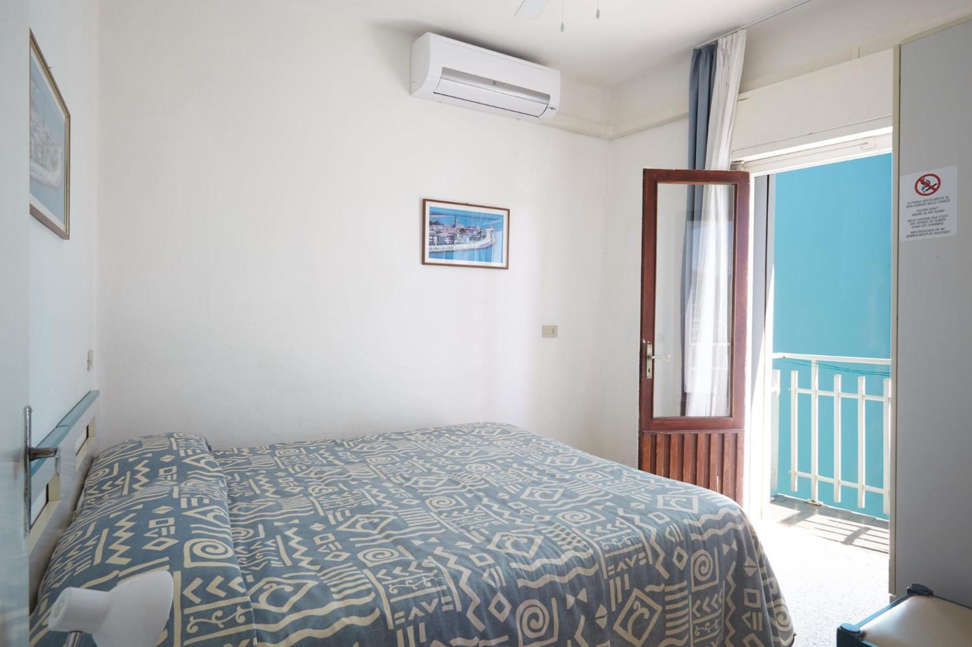Two-Bedroom Apartment with Sea View (4 Adults)