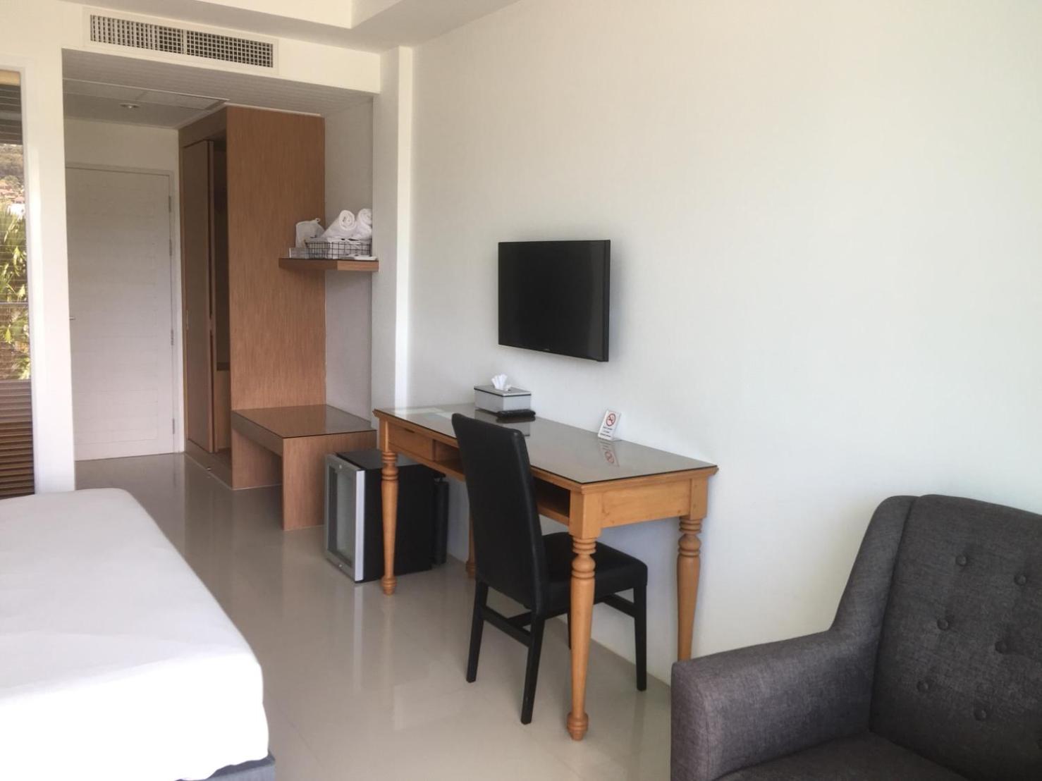 Deluxe Double Room - Photo 11