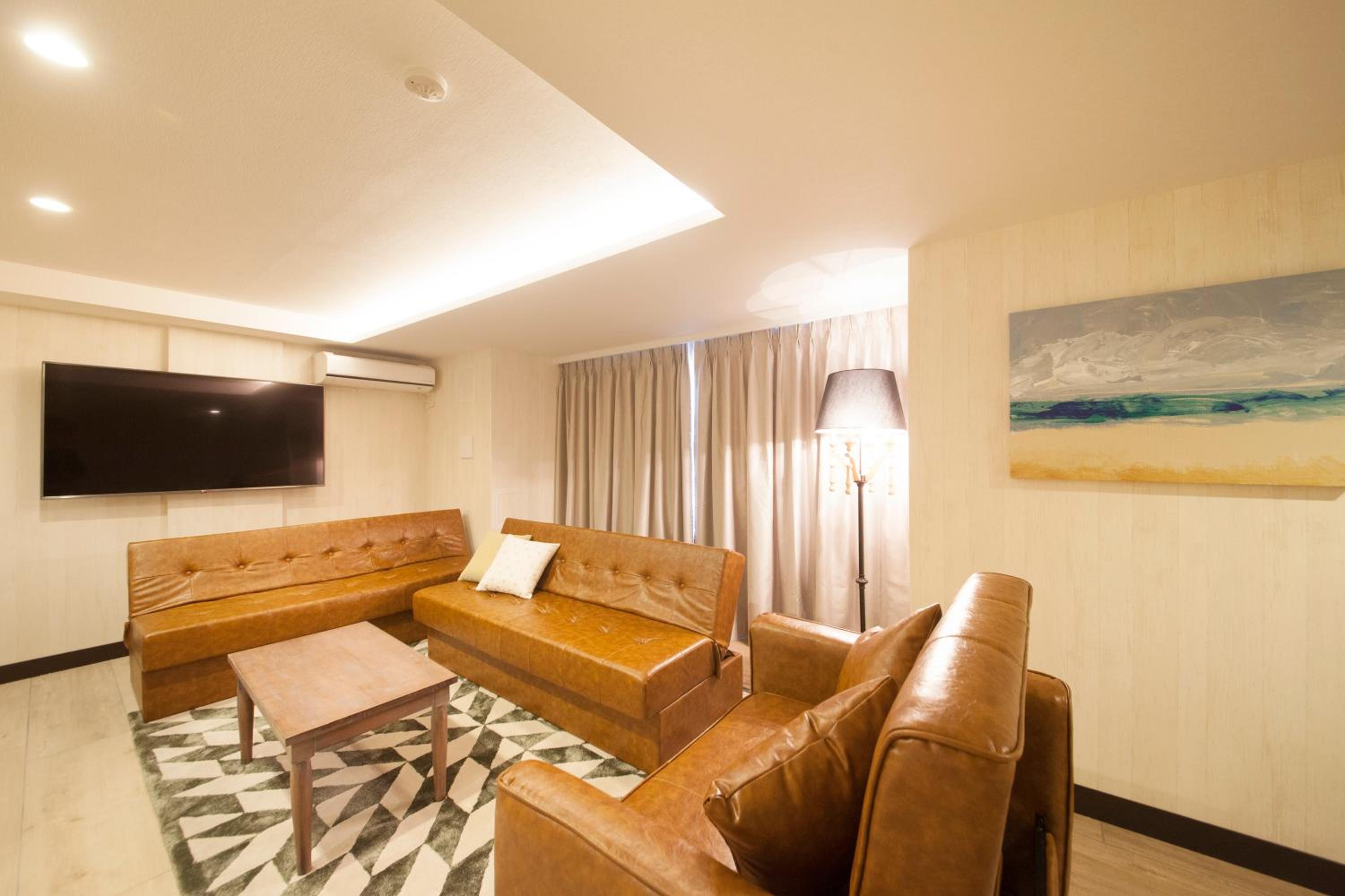 Luxury Corner Twin Room - Non-Smoking photo 2