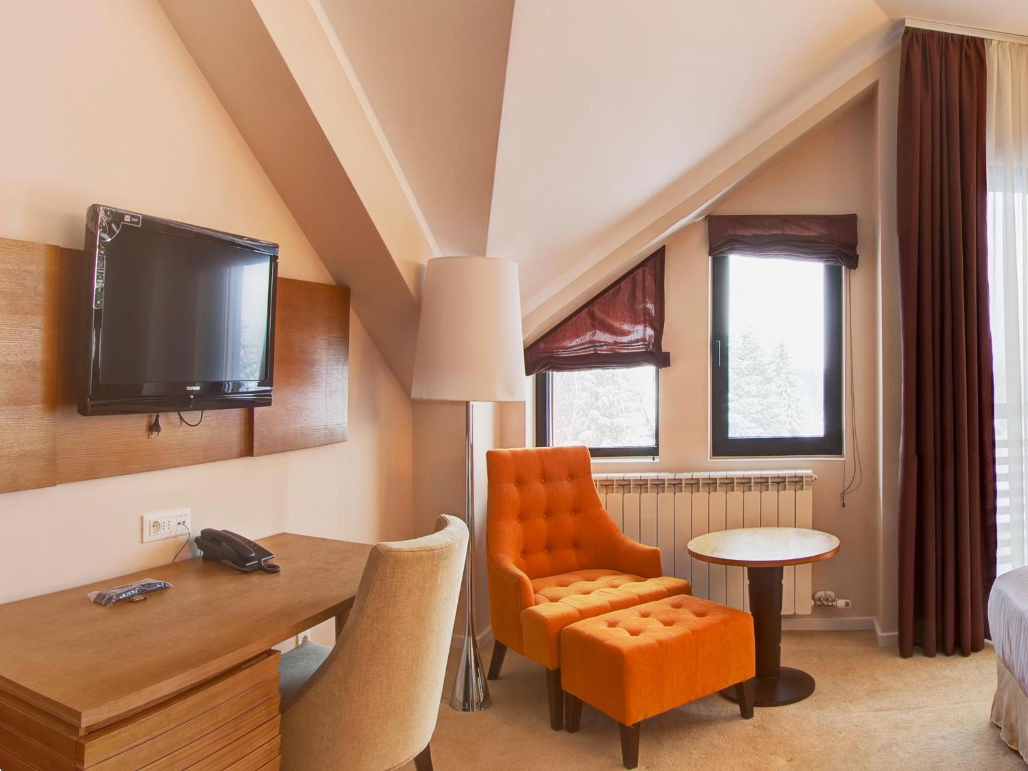 Double or Twin Room with Balcony - Photo 5