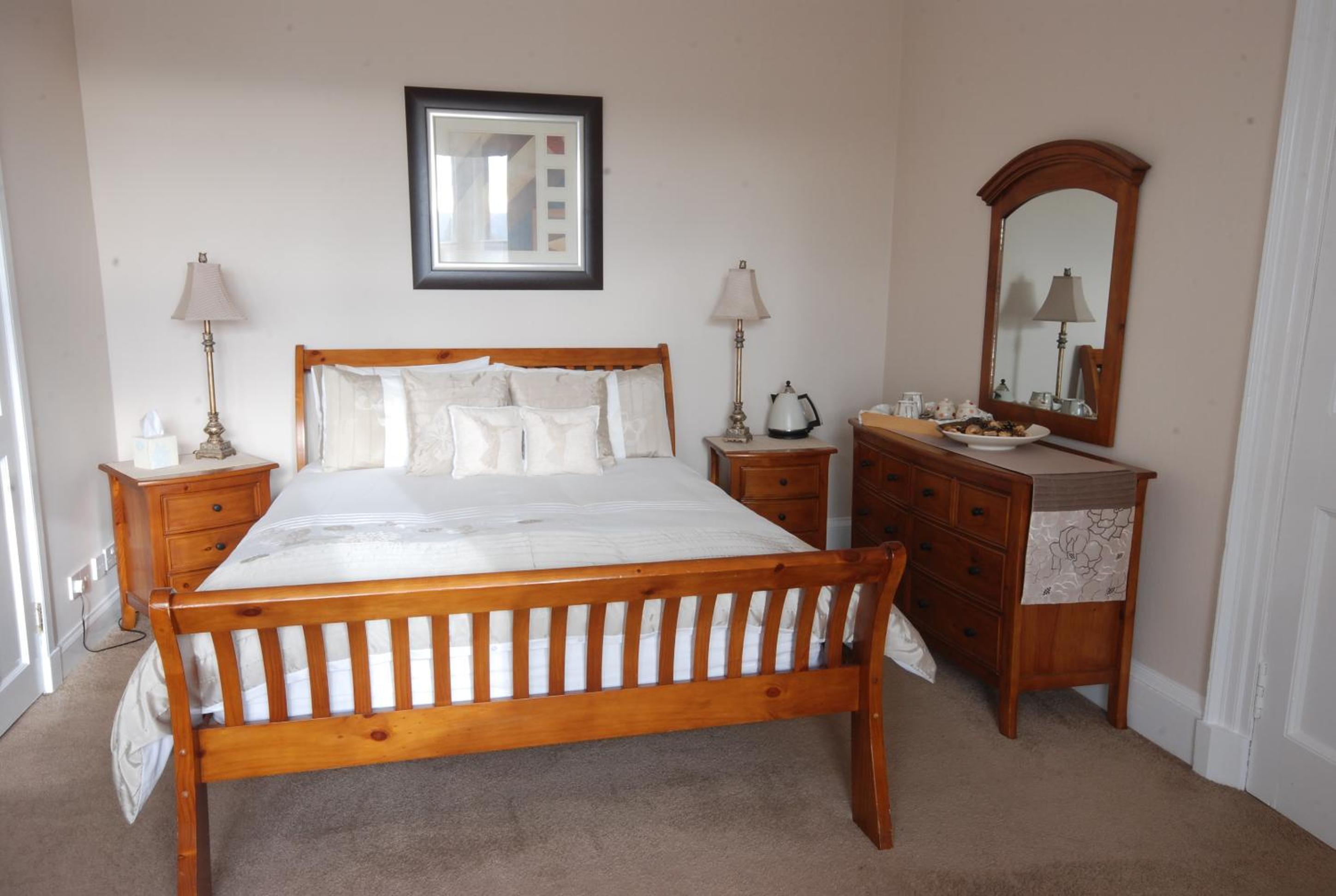 Family Room (2 Adults + 1 Child) - Photo 8