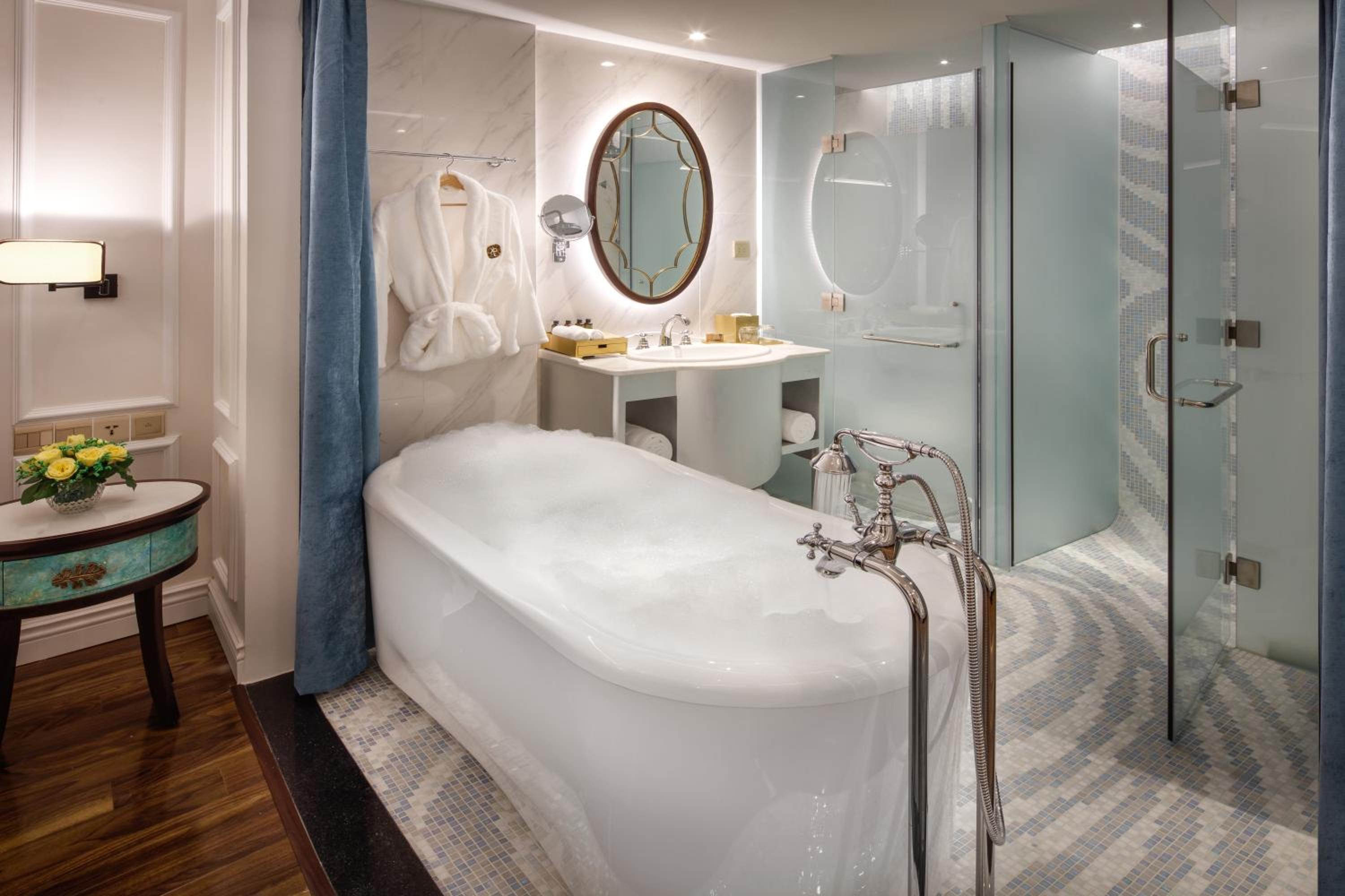 Grand Deluxe King Room photo 2