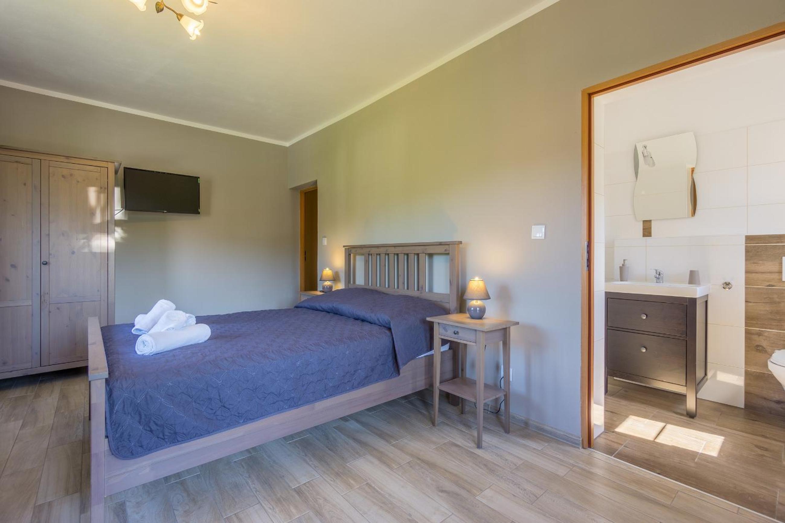 Quadruple Room with Mountain View photo 2