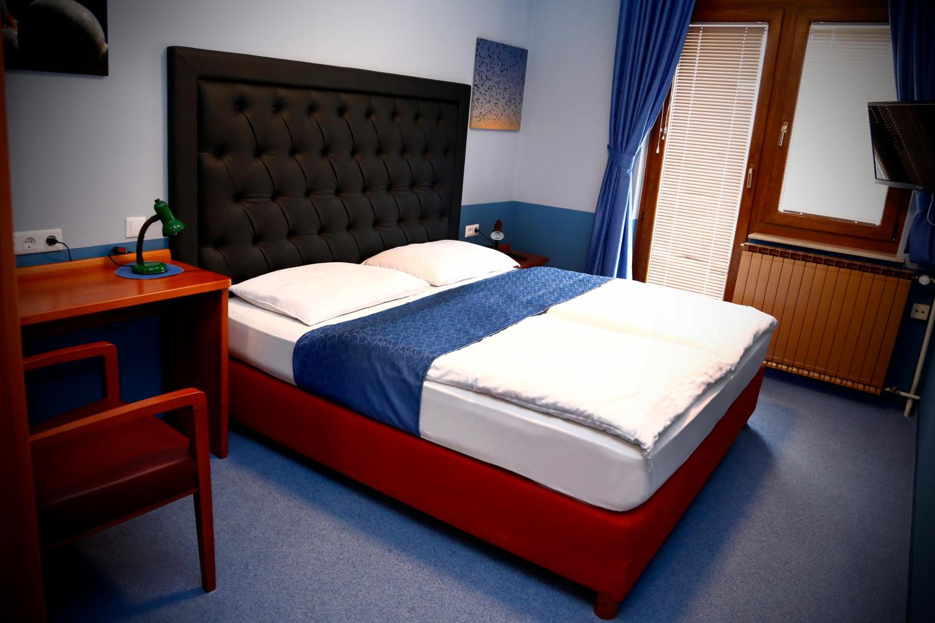 Double Room with Balcony - Photo 1
