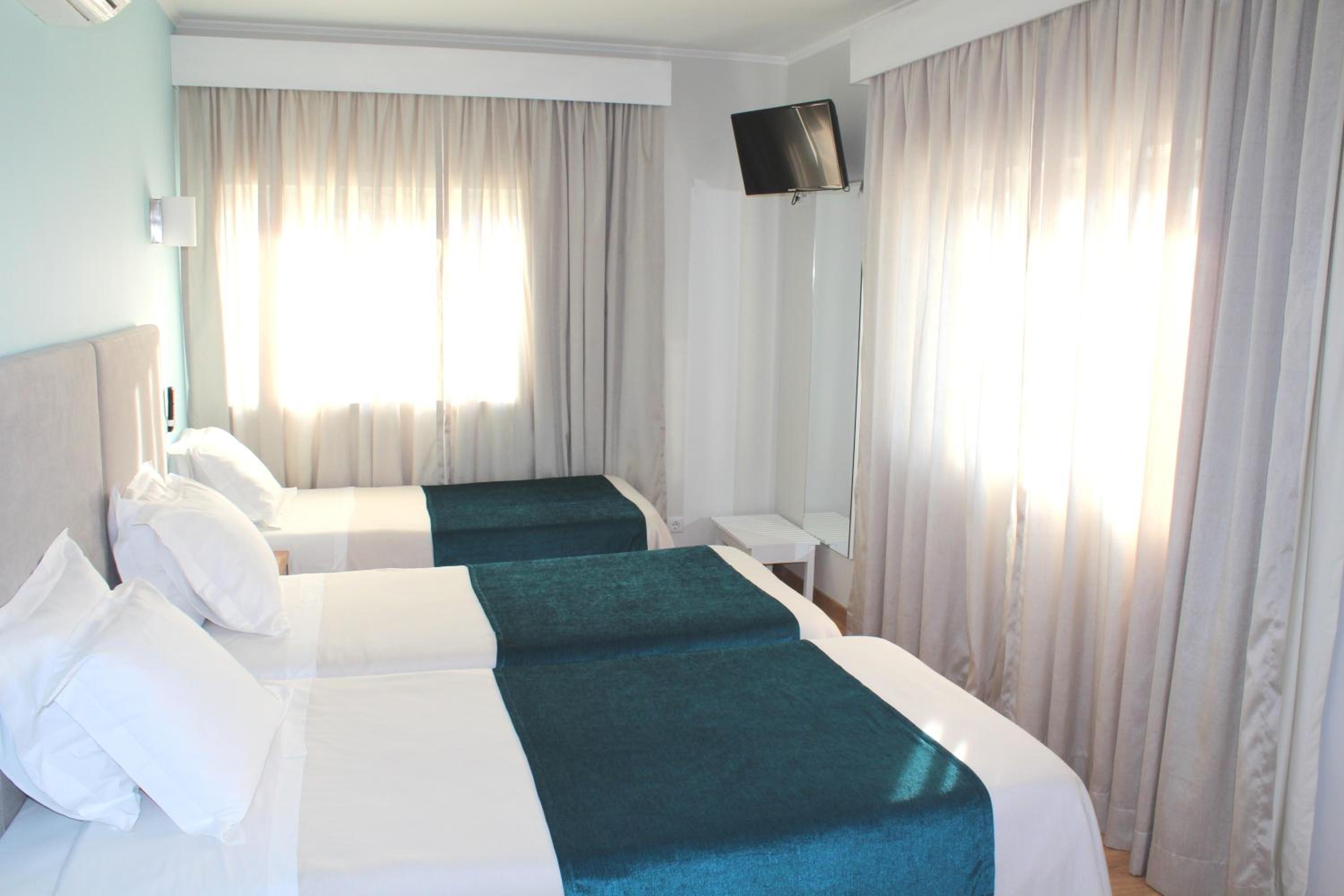 Triple Room - Photo 11