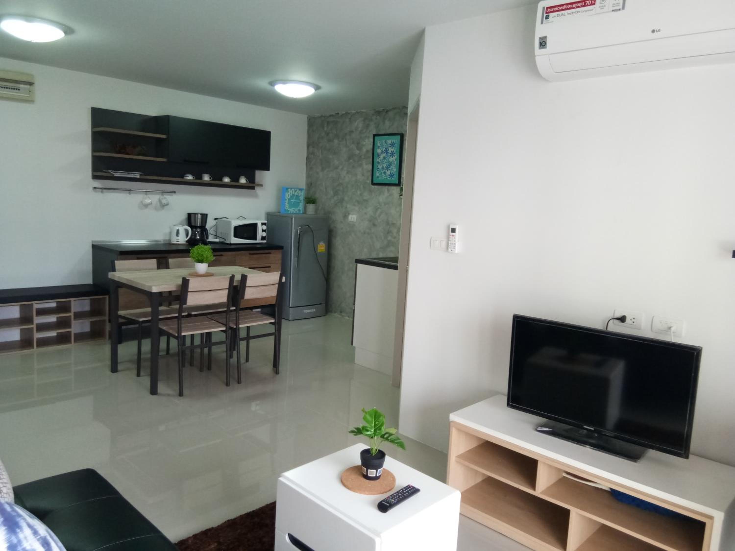 Apartment with Pool View  - Photo 17