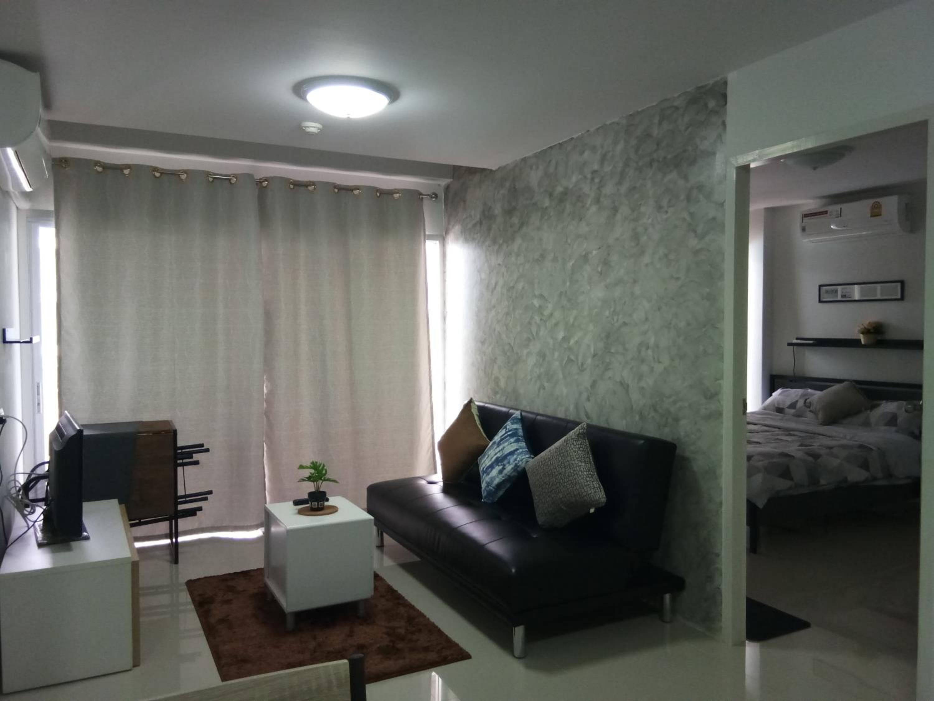 Apartment with Pool View  - Photo 1