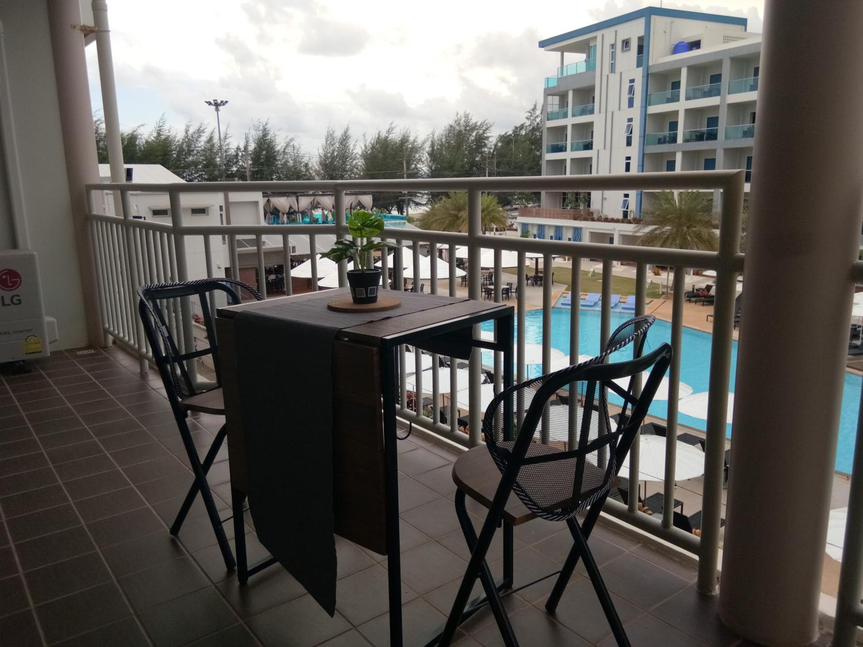 Apartment with Pool View  - Photo 27