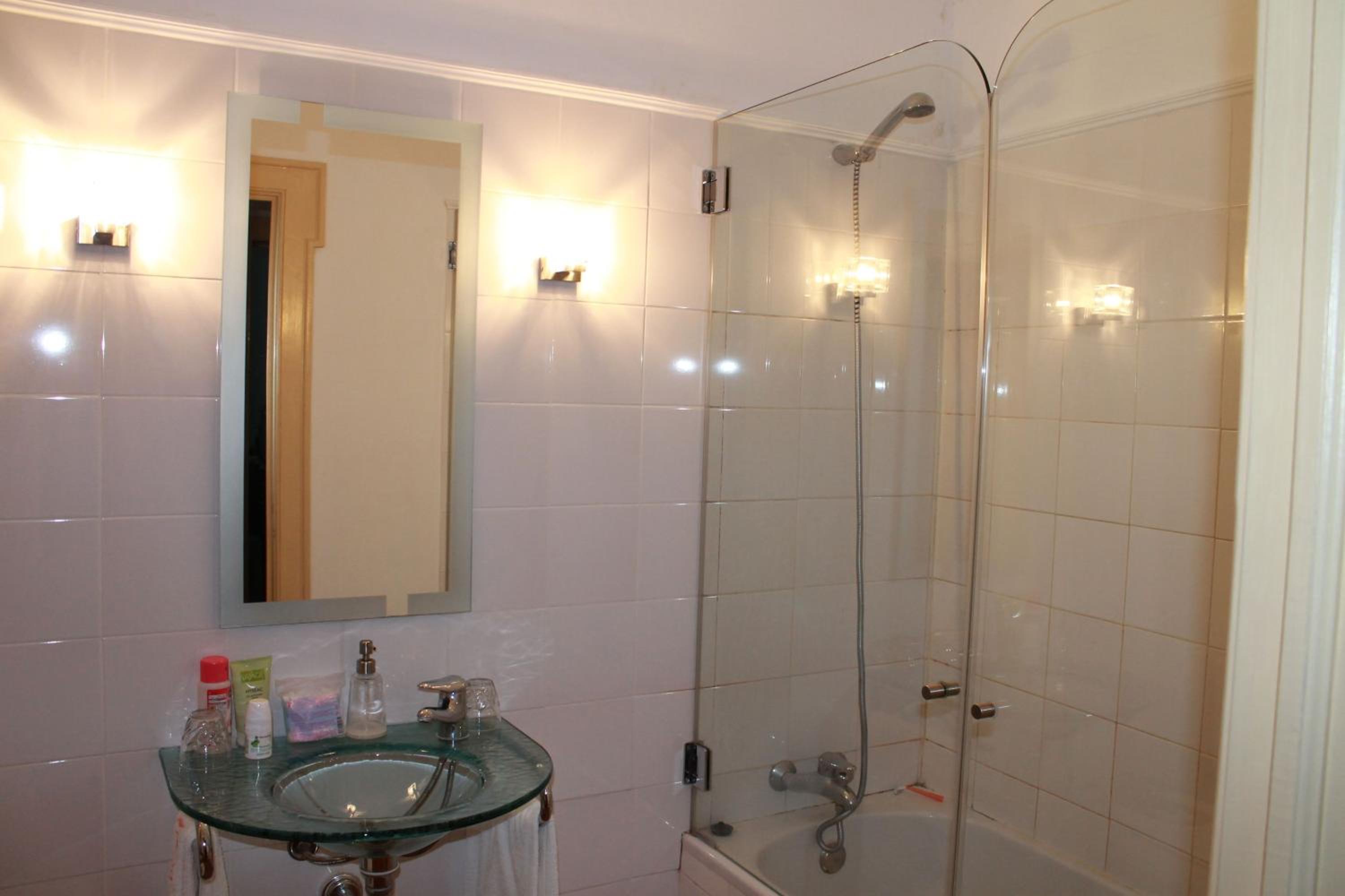 Double or Twin Room photo 3
